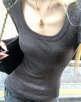 Rase le sol Deep Scoop Neck Slim Fit Knit Top