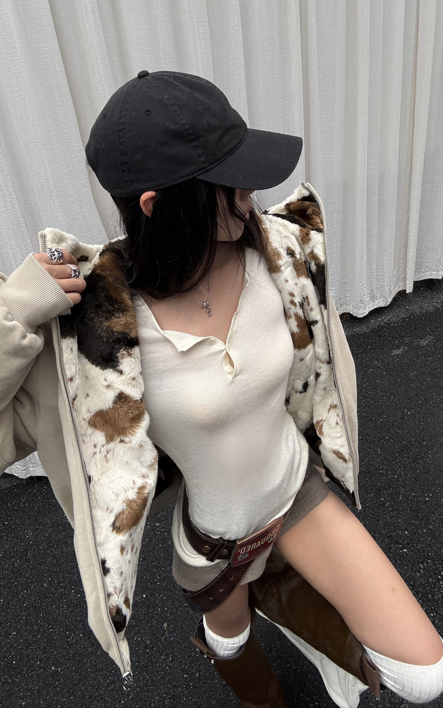 WARDEN EDGE Asymmetric Hem Ribbed Knit T-Shirt