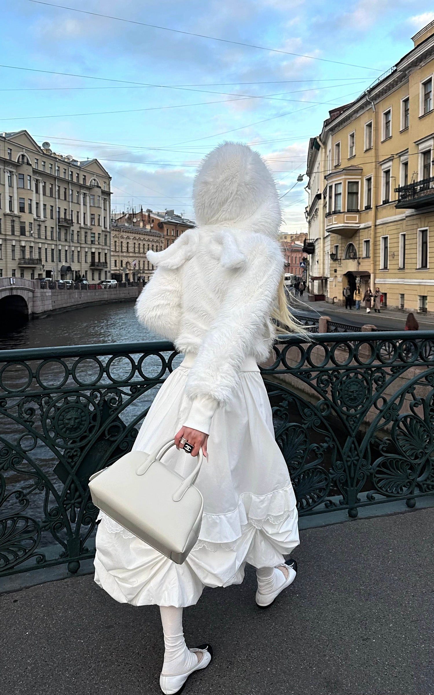 Rase le sol Angel Wing Faux Fur Hoodie Jacket