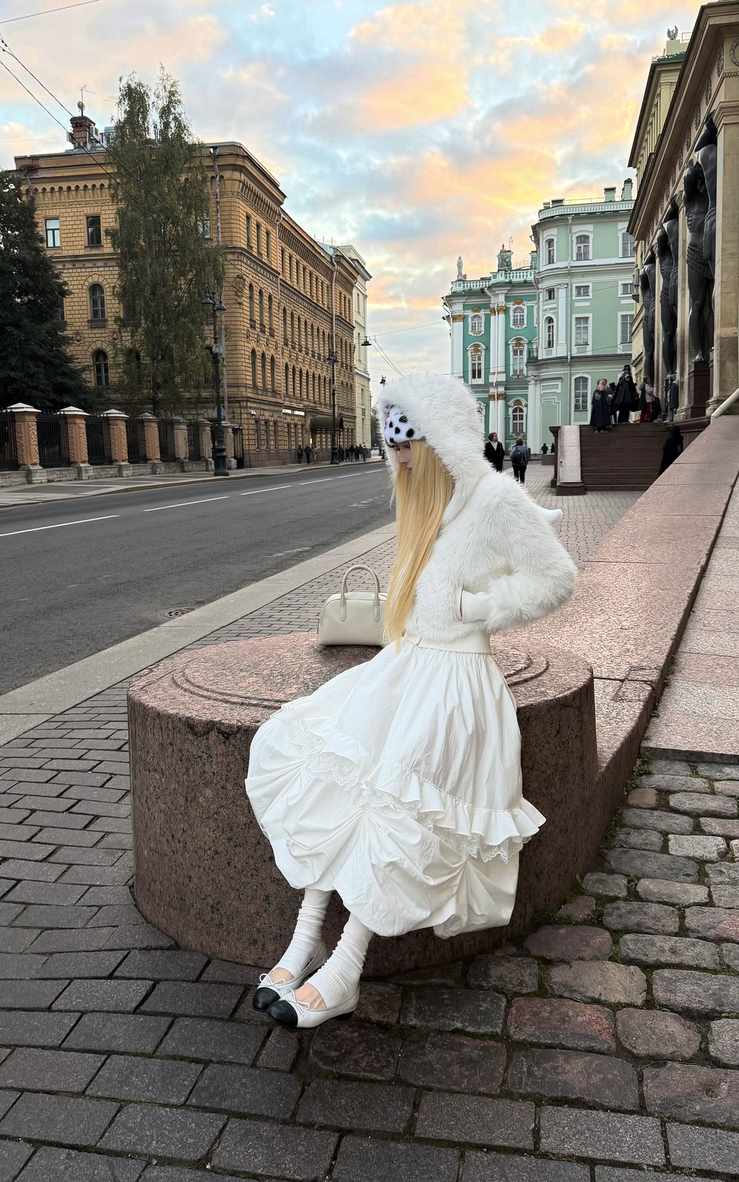 Rase le sol Angel Wing Faux Fur Hoodie Jacket