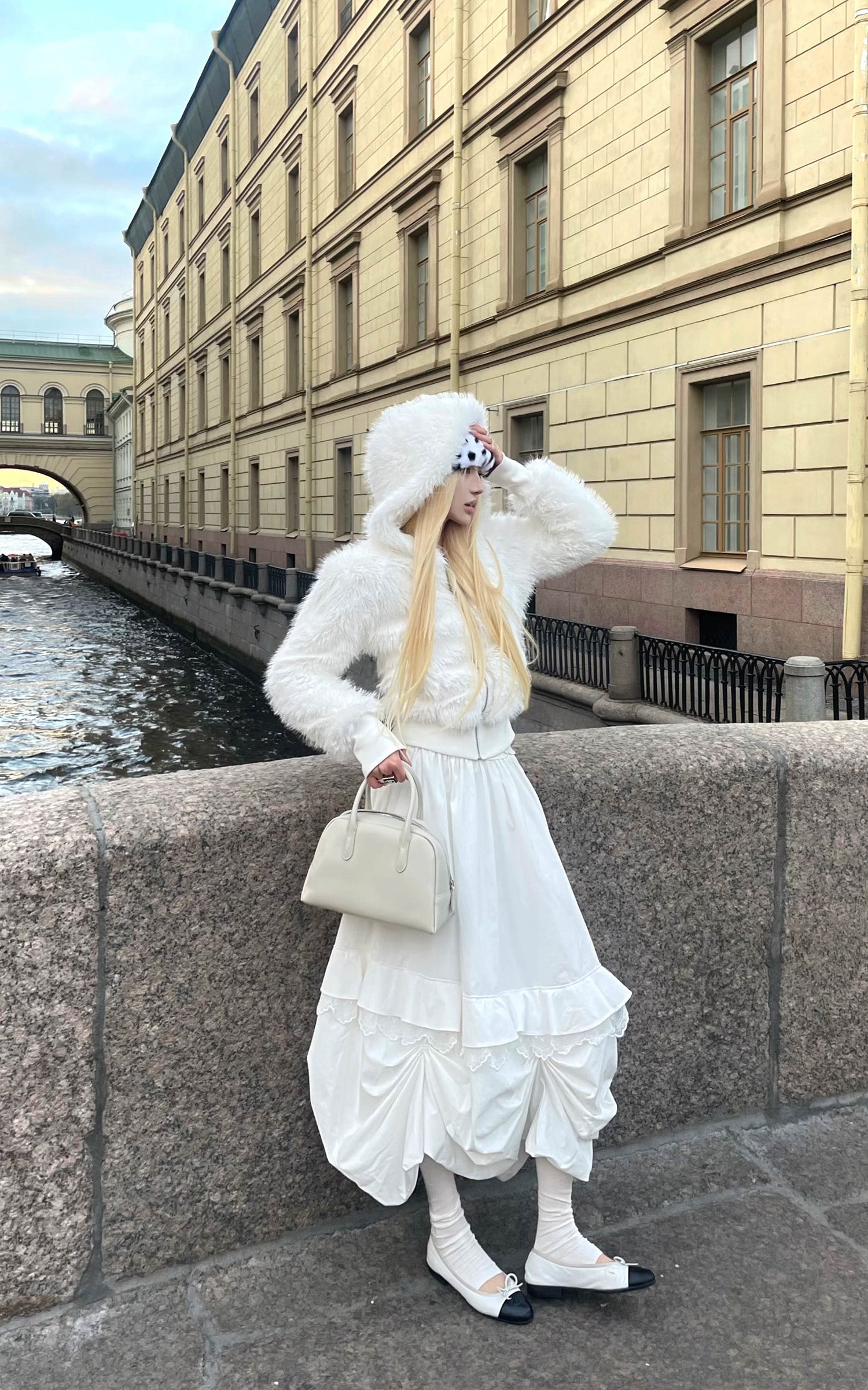 Rase le sol Angel Wing Faux Fur Hoodie Jacket