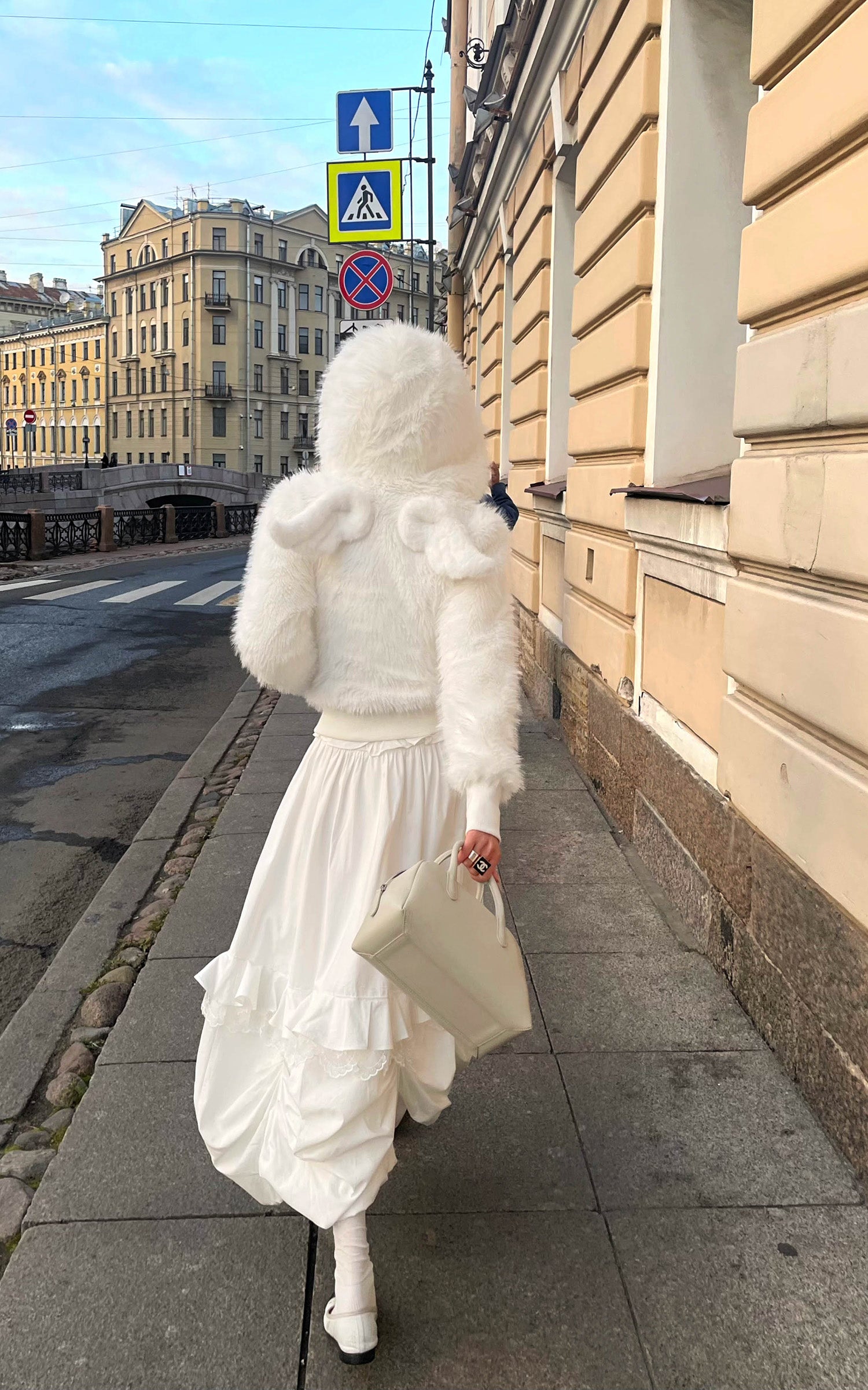 Rase le sol Gathered Puff Skirt With Lace Trim And Tiered Draping