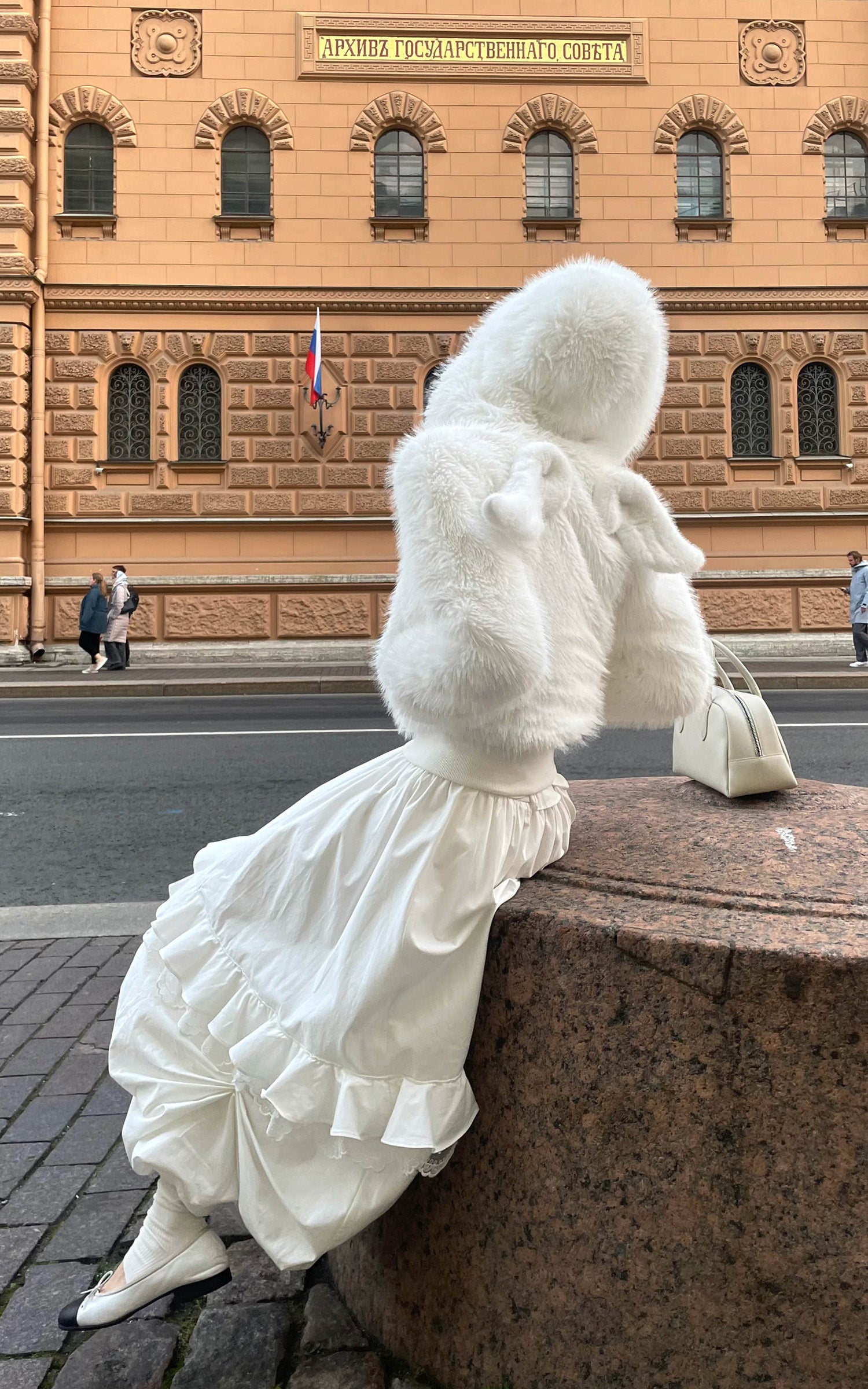 Rase le sol Angel Wing Faux Fur Hoodie Jacket