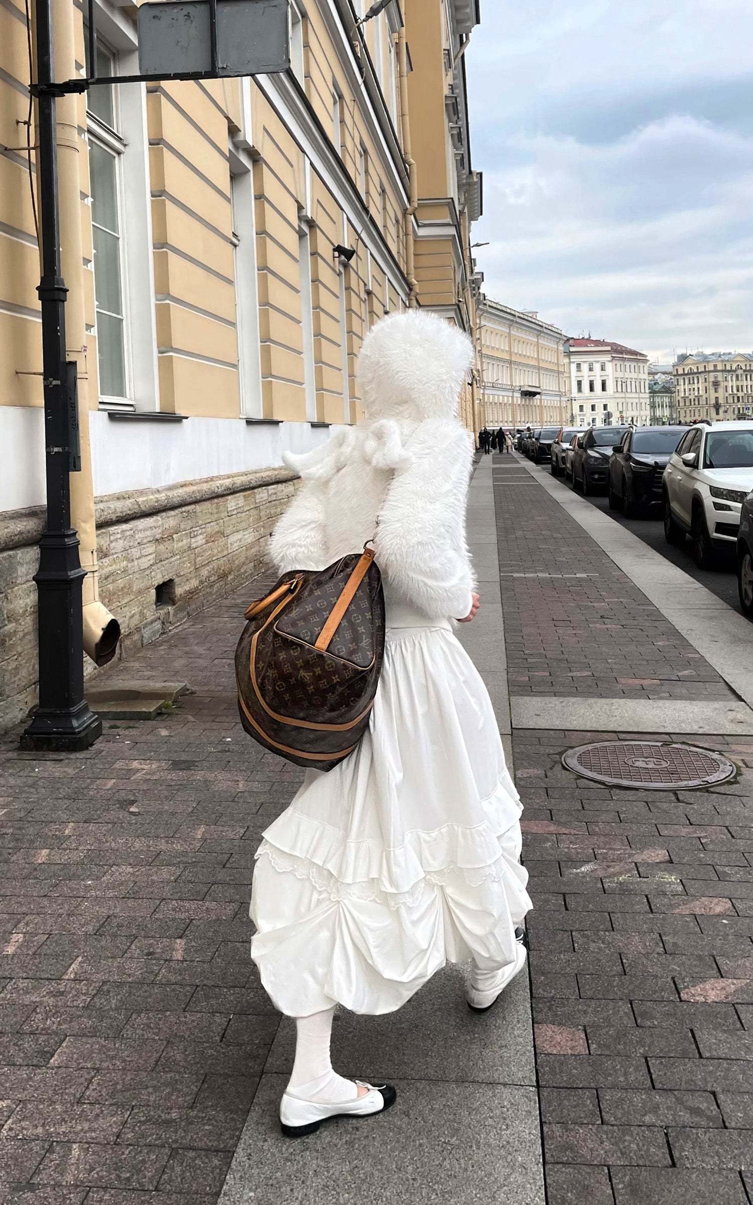 Rase le sol Gathered Puff Skirt With Lace Trim And Tiered Draping