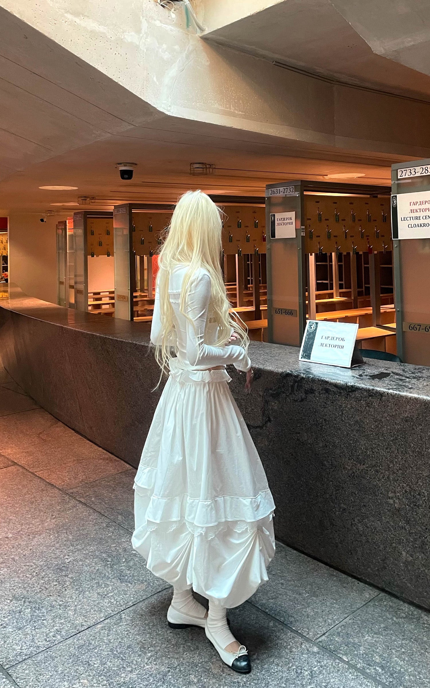 Rase le sol Gathered Puff Skirt With Lace Trim And Tiered Draping