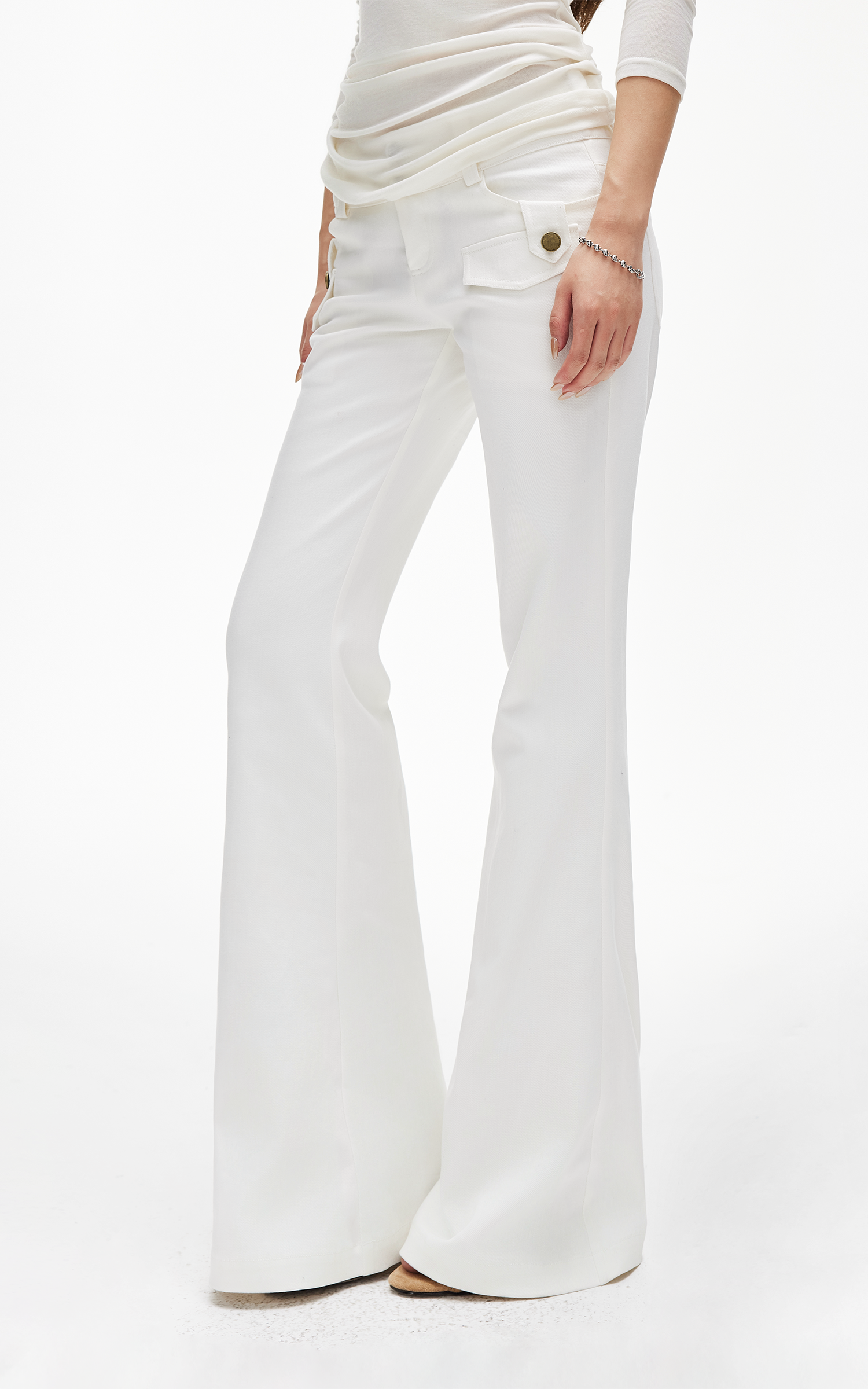 IAMXIAA Low-Rise Flared Pants with Pocket Detail