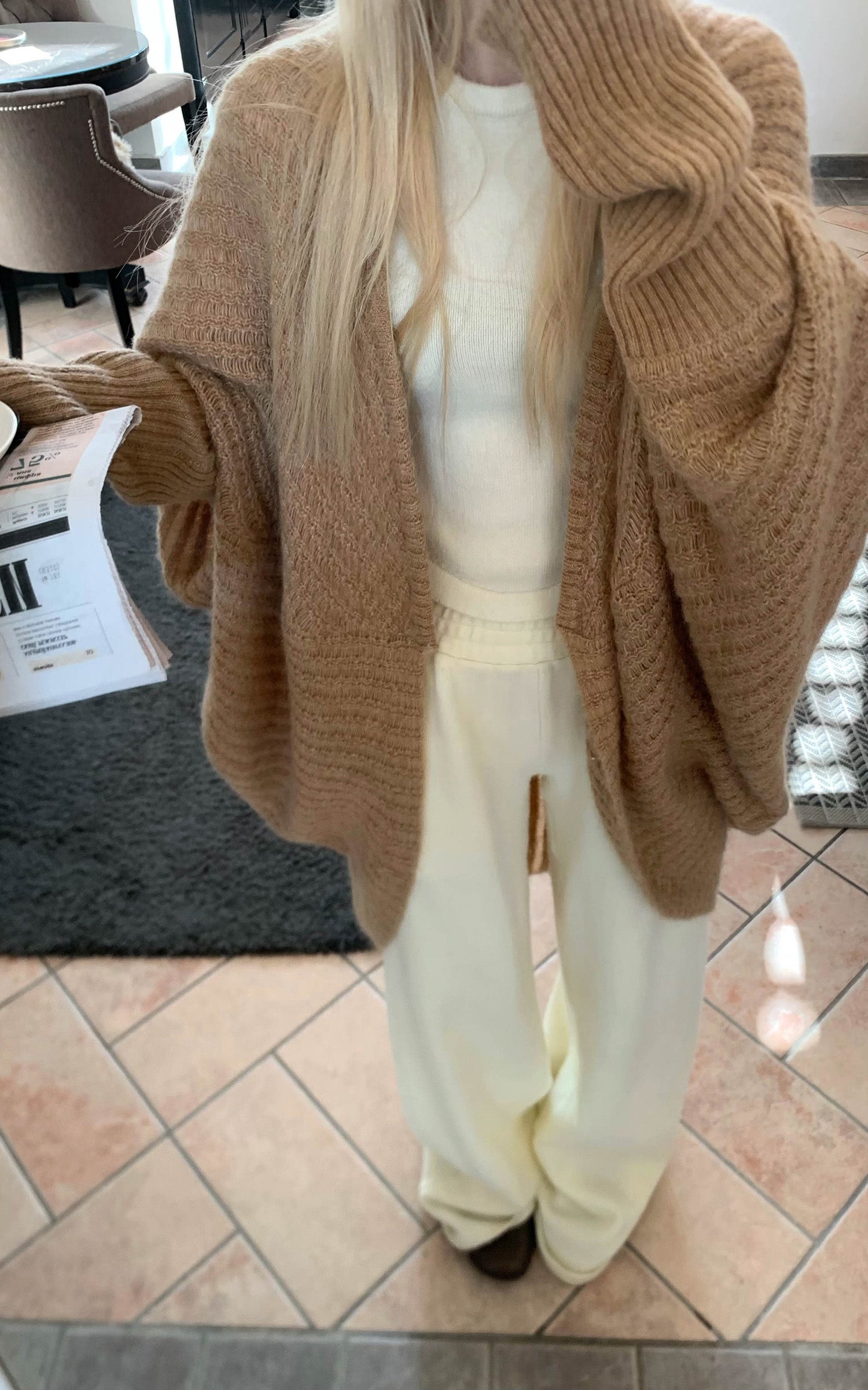 Rase le sol Curved Hem Drop Shoulder Knit Cardigan