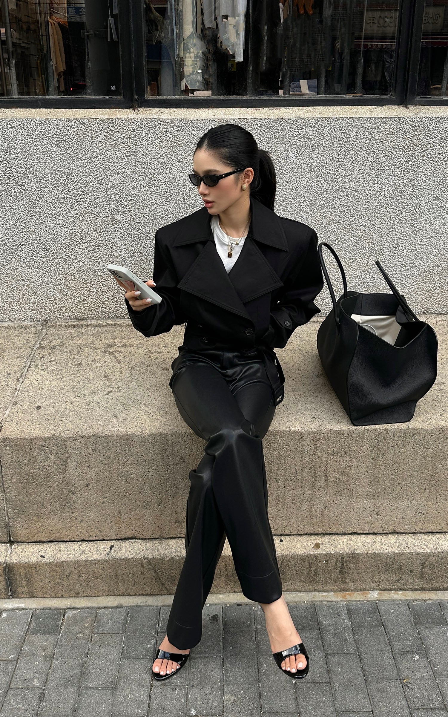 ROVENTE Cropped Belted Trench Jacket