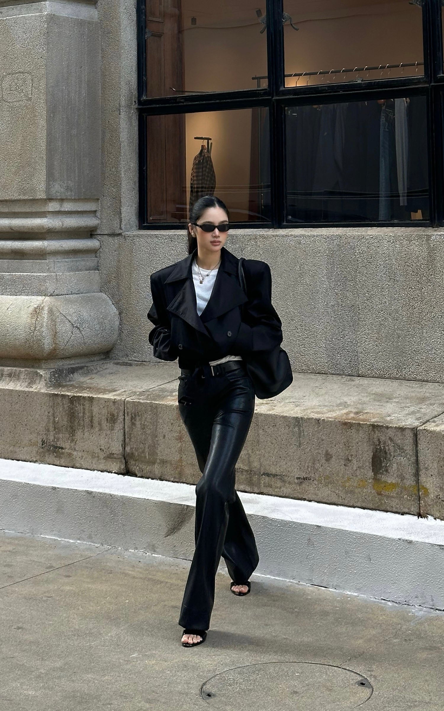 ROVENTE Cropped Belted Trench Jacket