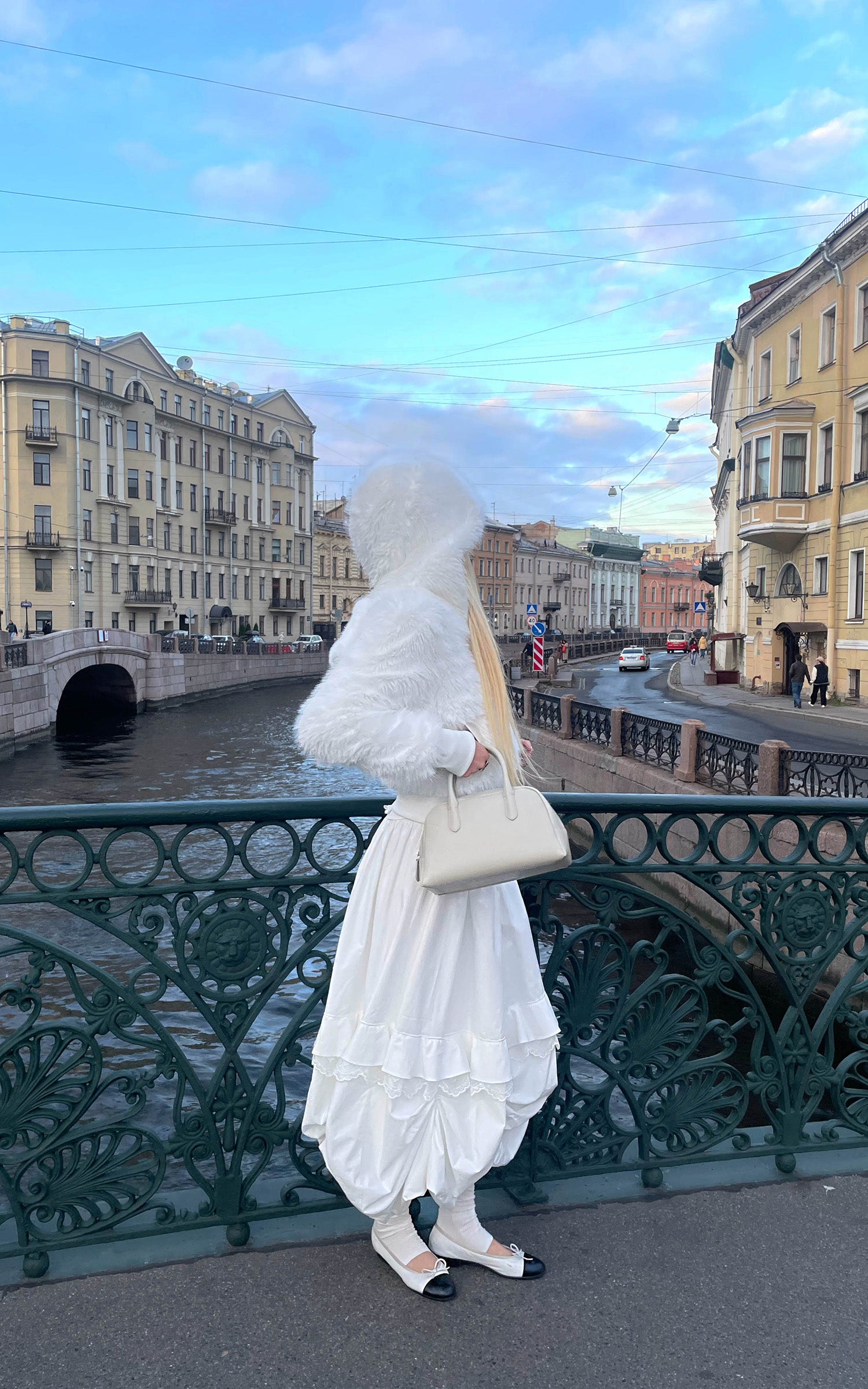 Rase le sol Gathered Puff Skirt With Lace Trim And Tiered Draping