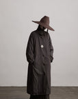 DOINDULGE Crinkled Long Coat with Contrast Inner Panel