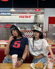 WARDEN EDGE グラフィック「5」クロップドTシャツ