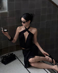 ROVENTE Cross-Neck Draped Halter Top