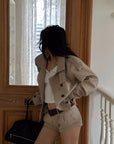 WARDEN EDGE 벨티드 페플럼 크롭 트렌치 재킷
