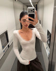 ROVENTE Lace-Trim Deep V-Neck Long-Sleeve Top with Slim Fit & Fine Ribbed Texture