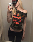 Rase le sol Camo One-Shoulder Graphic Fitted T-Shirt