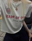 Rase le sol Amor Fati Cropped Graphic T-Shirt