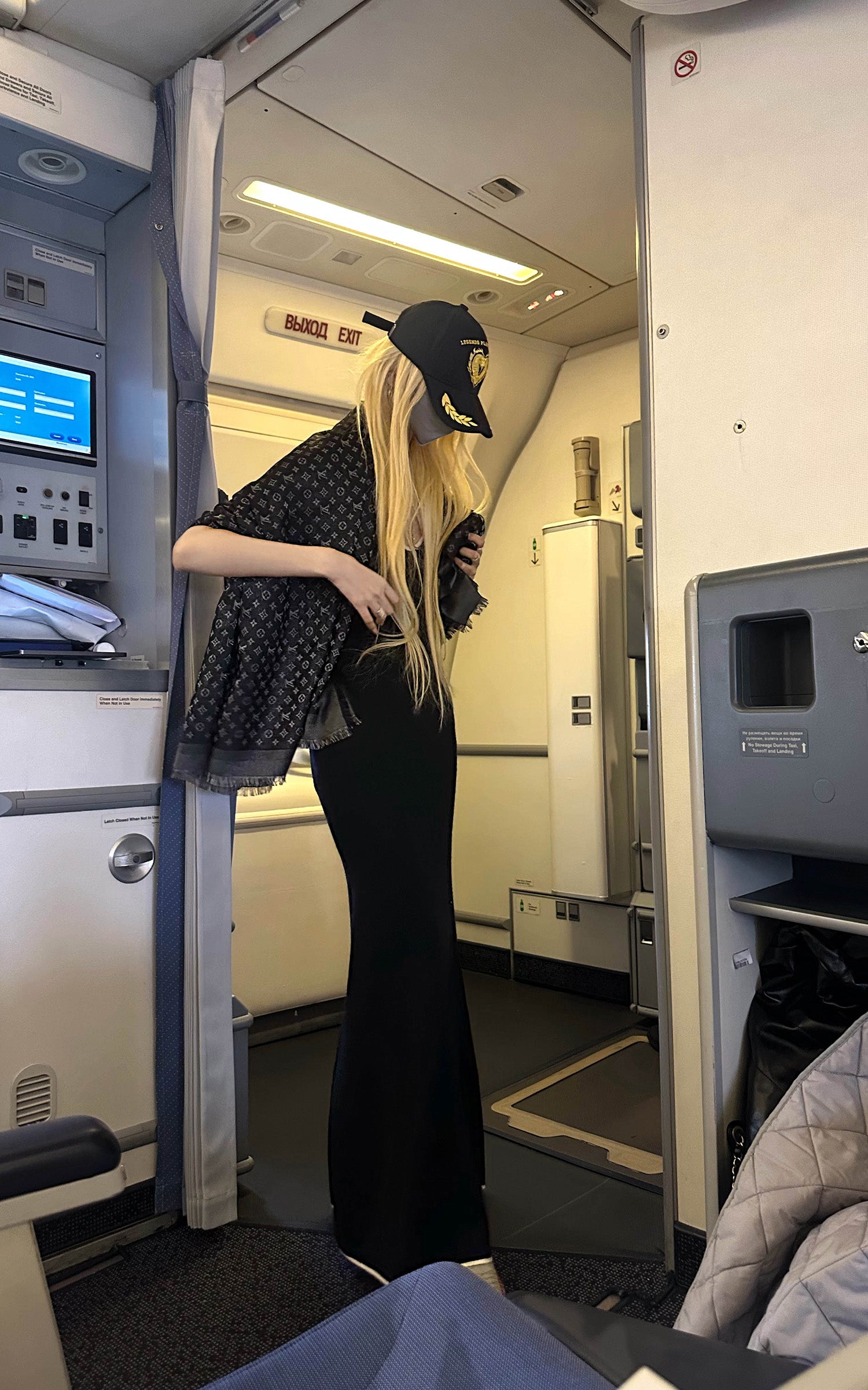 Rase le sol Open-Back Knit Maxi Dress with Contrast Piping