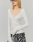 0122stepll Sculpted Scoop Neck Notch Long Sleeve Fitted Top