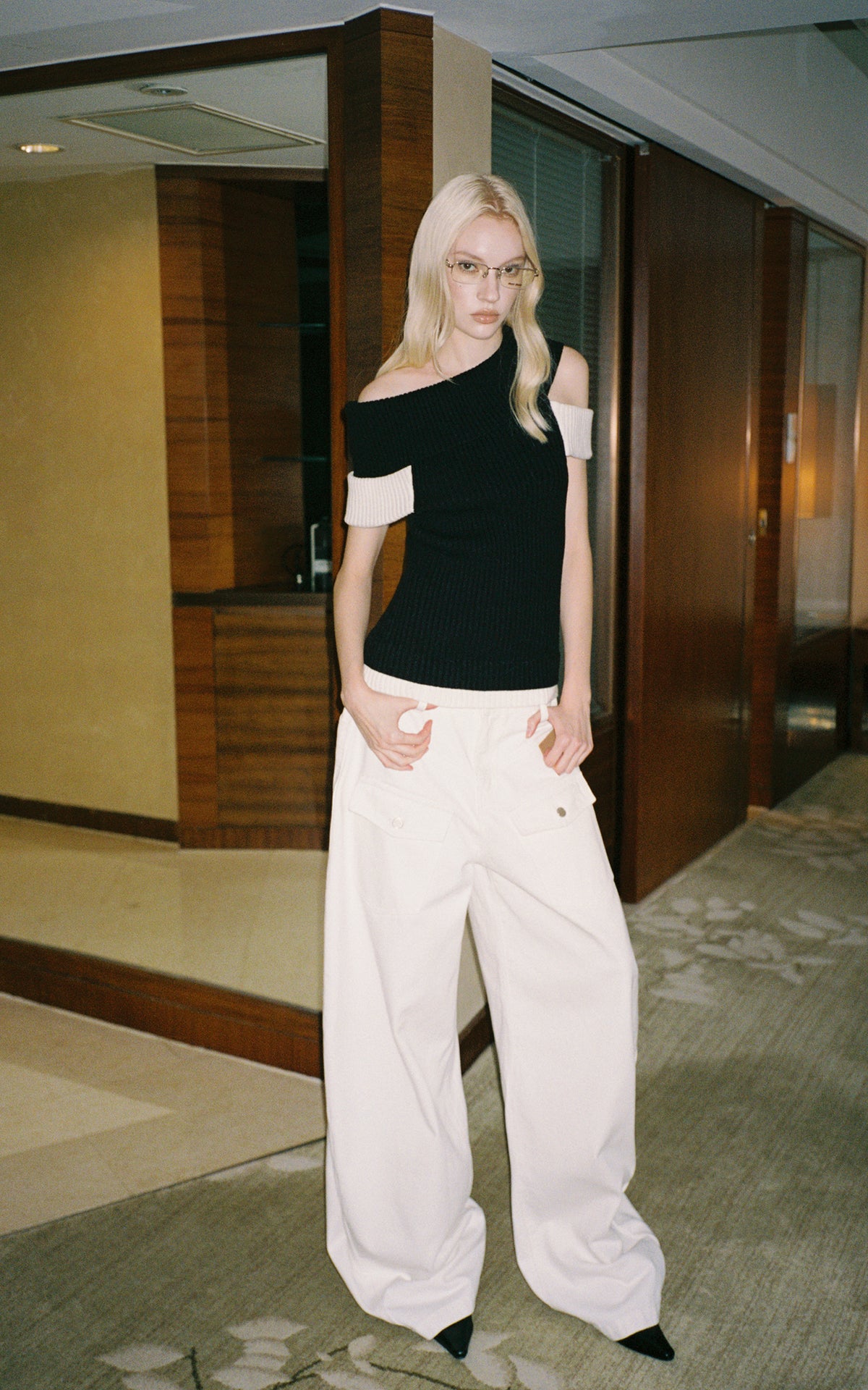 0122stepll Contrast Deconstructed Off-Shoulder Knit Top