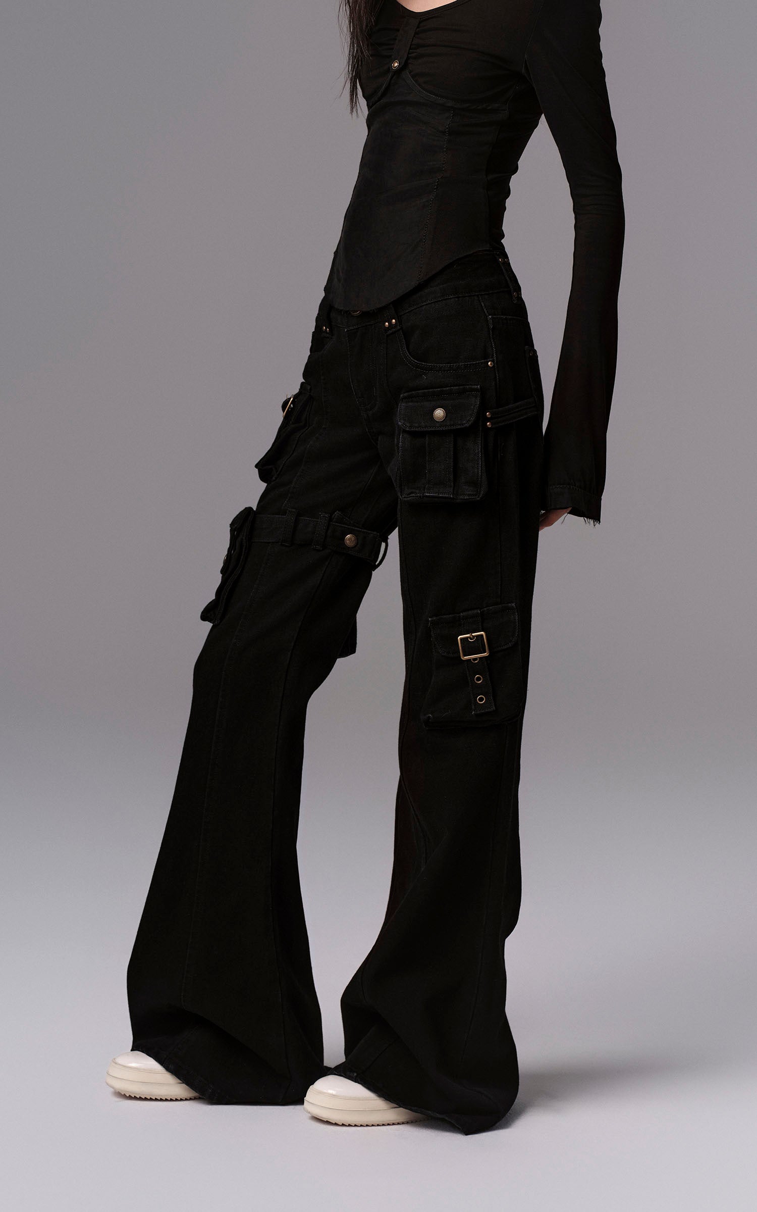 Low pixel Detachable Pocket Flared Denim Pants