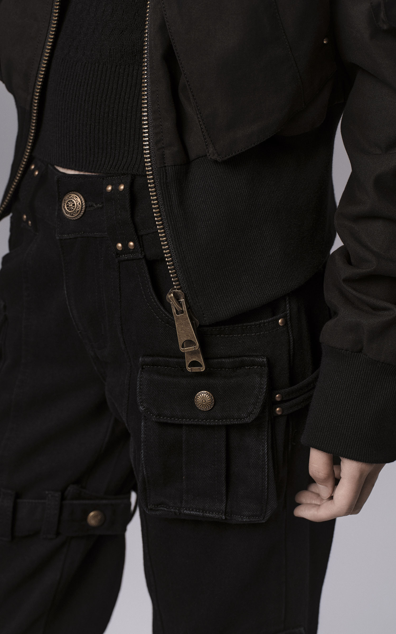 Low pixel Studded Buckle Collar Cropped Jacket