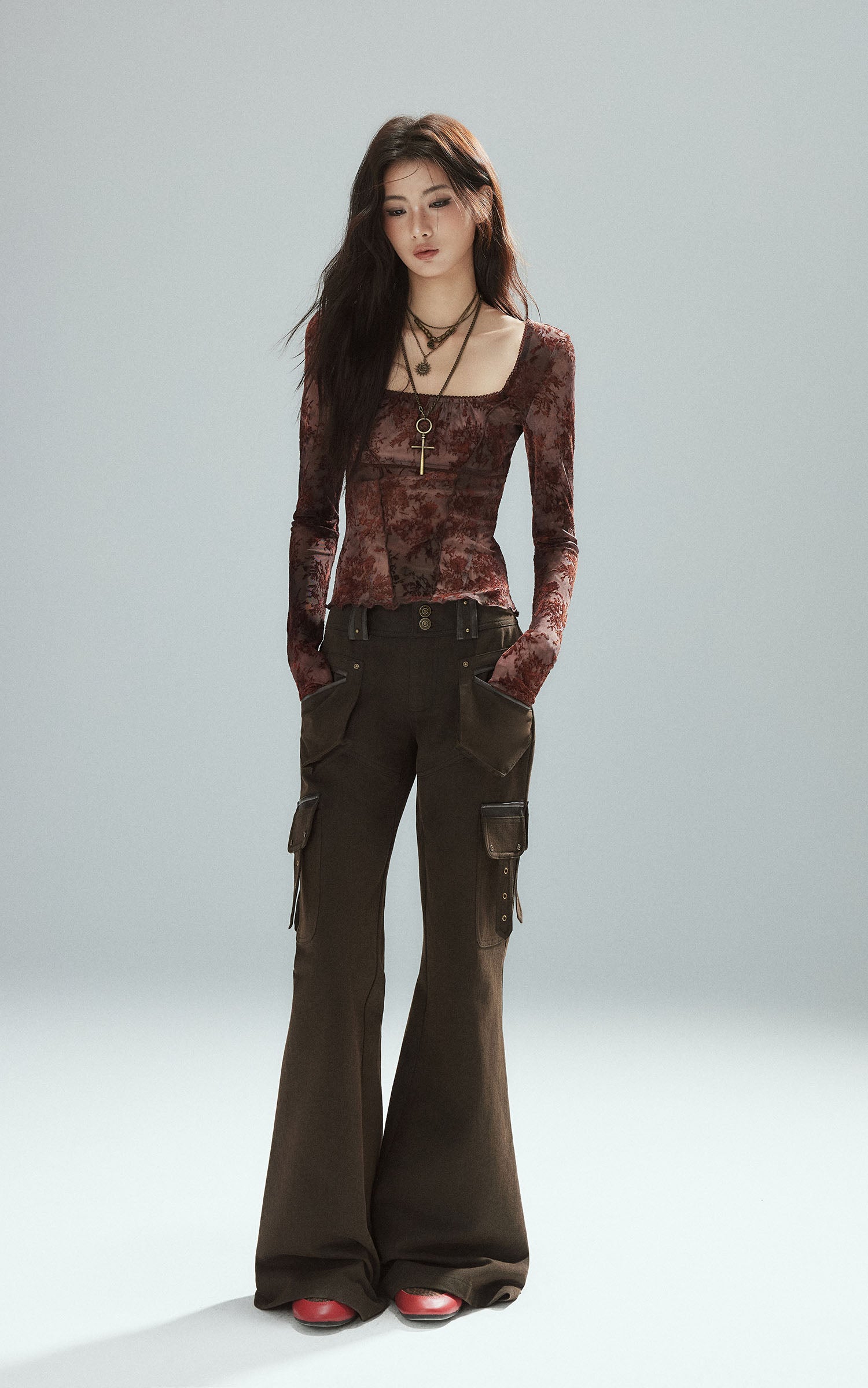 Low pixel High-Waist Multi-Pocket Flared Cargo Pants