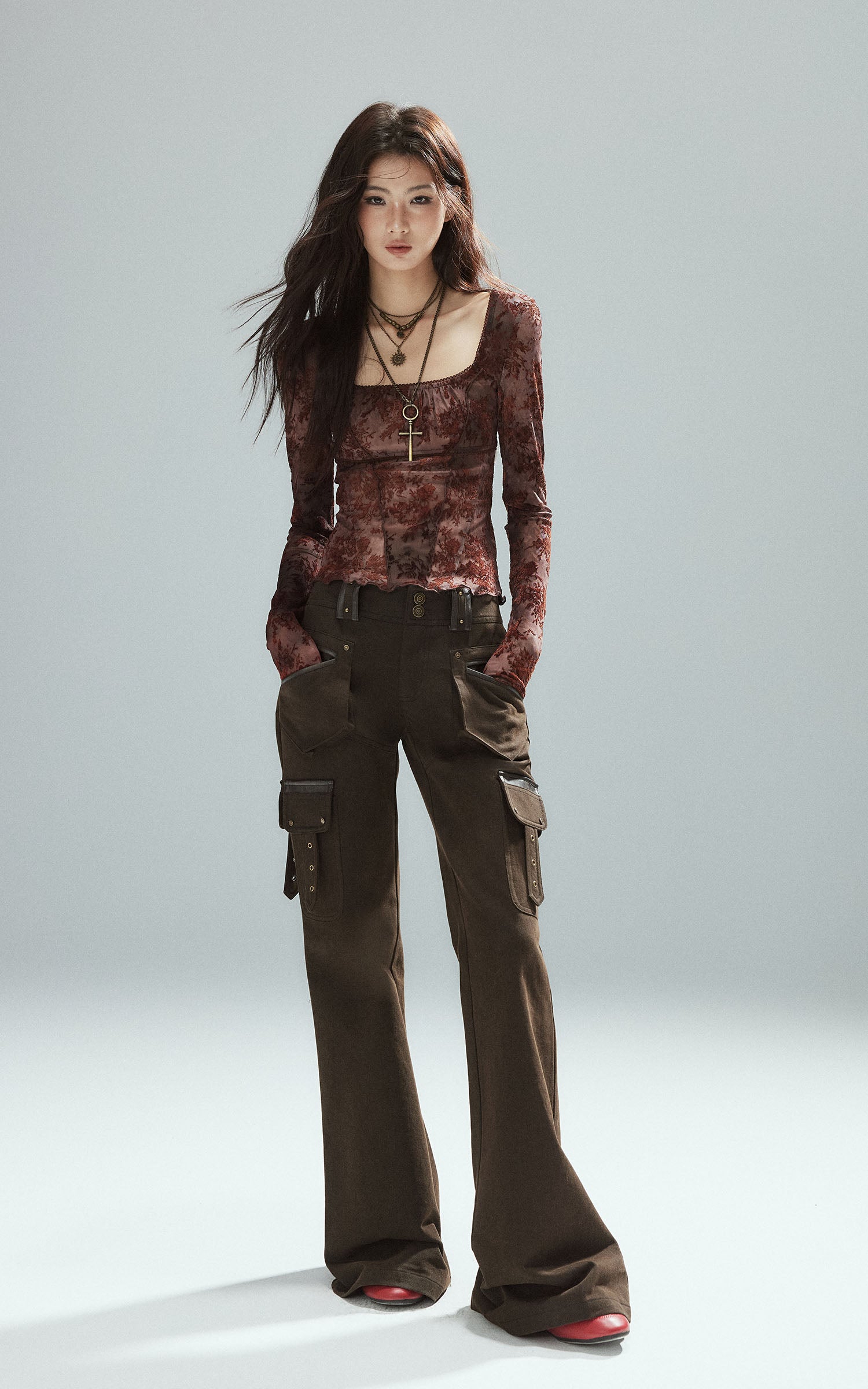 Low pixel High-Waist Multi-Pocket Flared Cargo Pants
