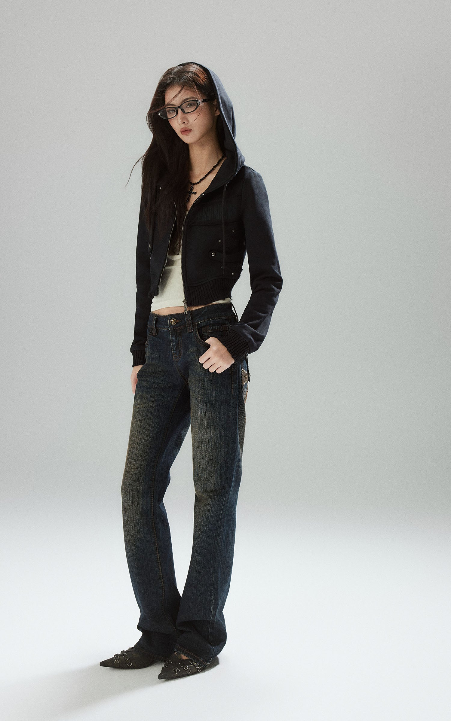 Low pixel ヴィンテージグラフィックジップフロントフィットタンクトップ