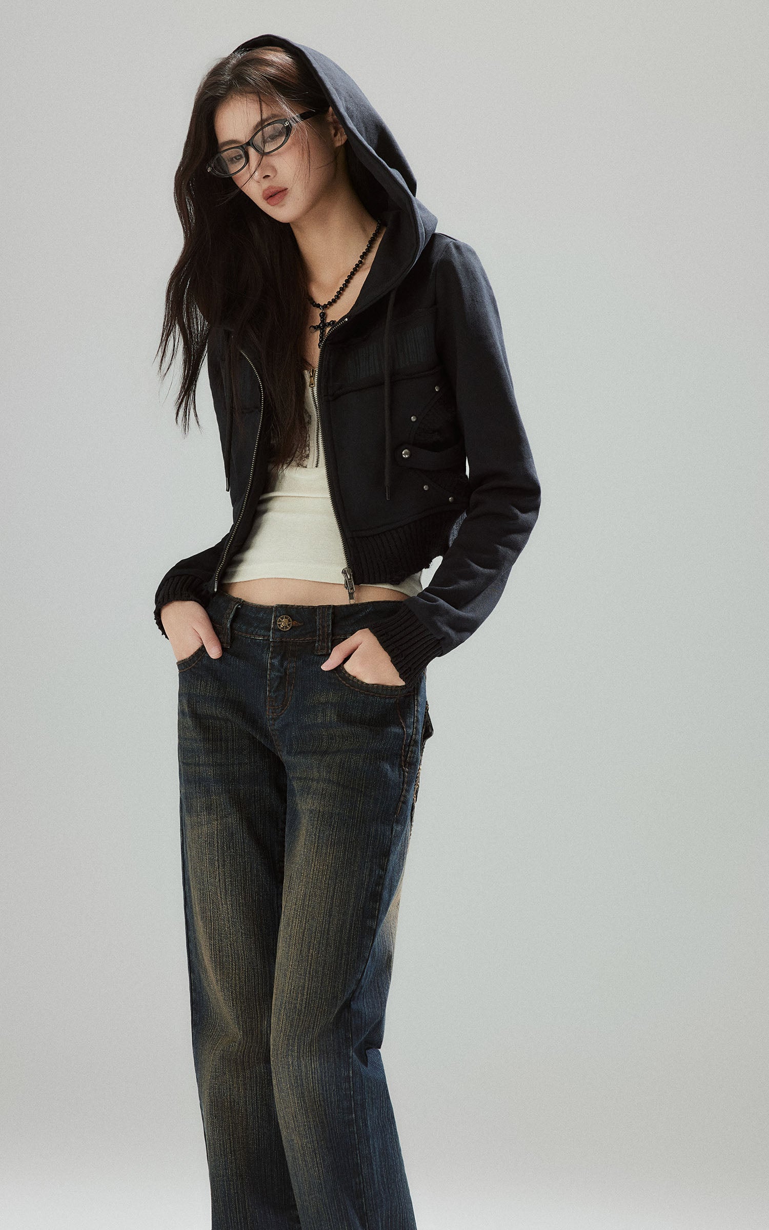 Low pixel ヴィンテージグラフィックジップフロントフィットタンクトップ