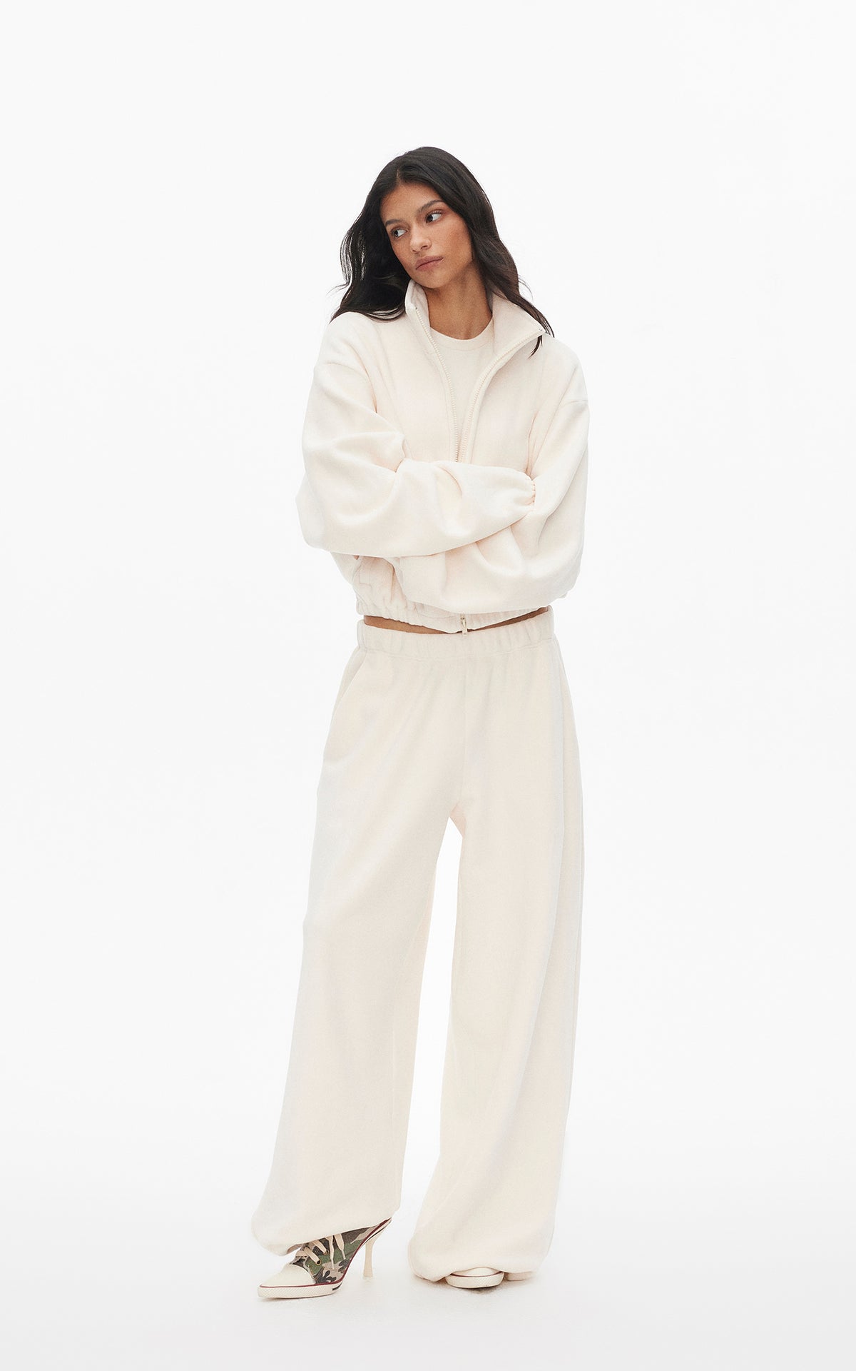 0122stepll Ensemble trois pièces : veste zippée en polaire, t-shirt ajusté et pantalon large