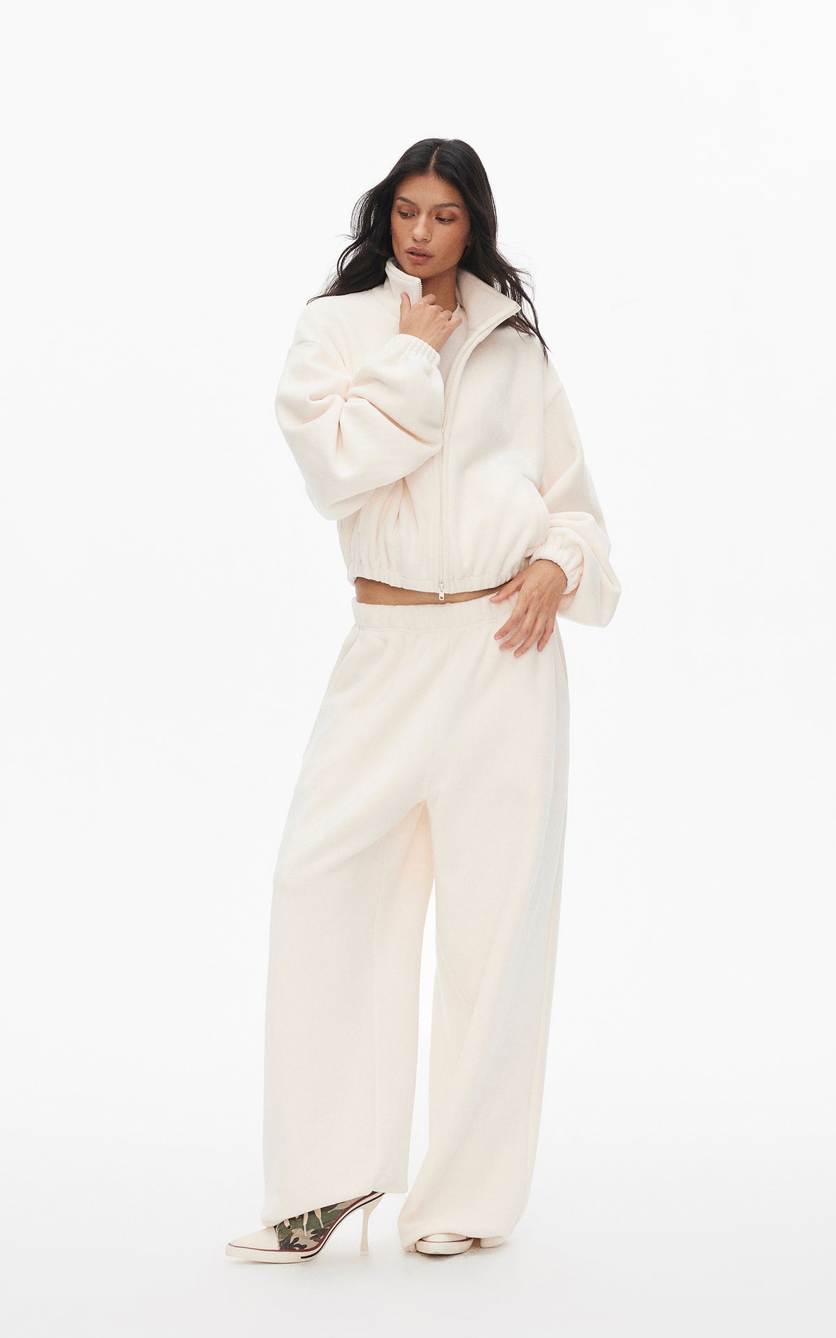 0122stepll Ensemble trois pièces : veste zippée en polaire, t-shirt ajusté et pantalon large