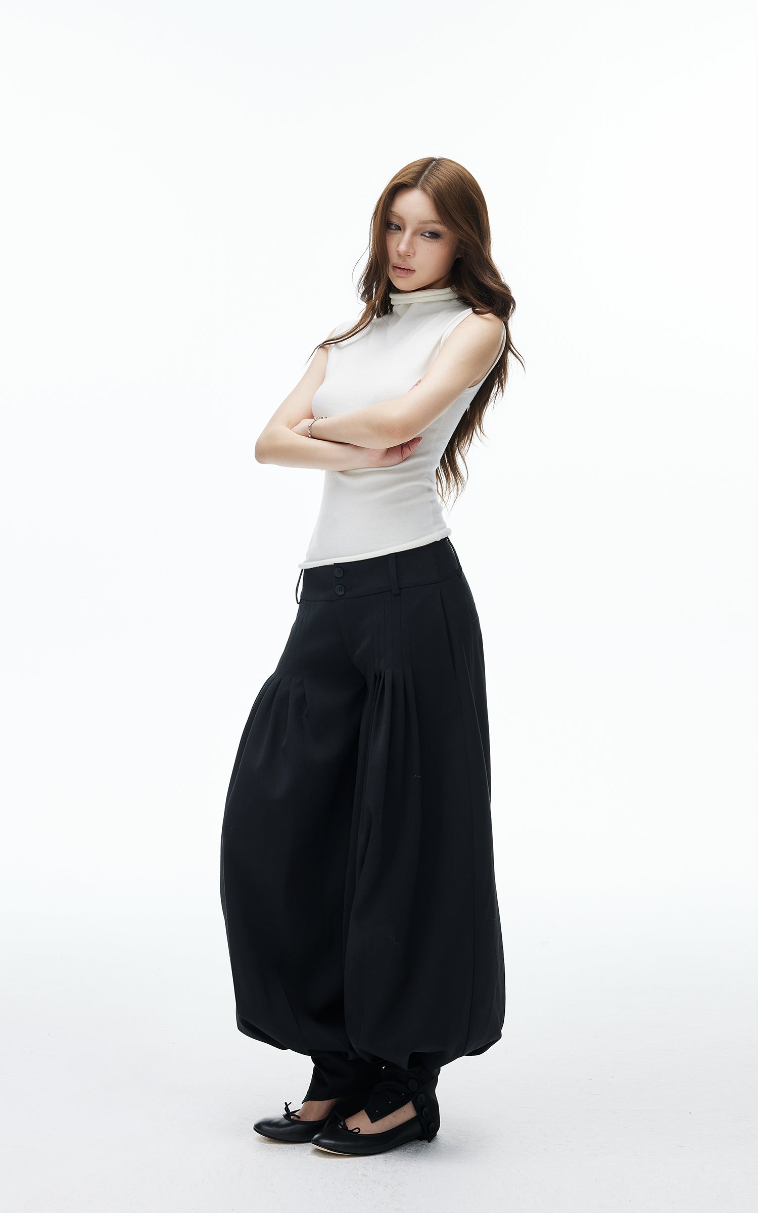 IAMXIAA High-Waist Pleated Balloon Pants