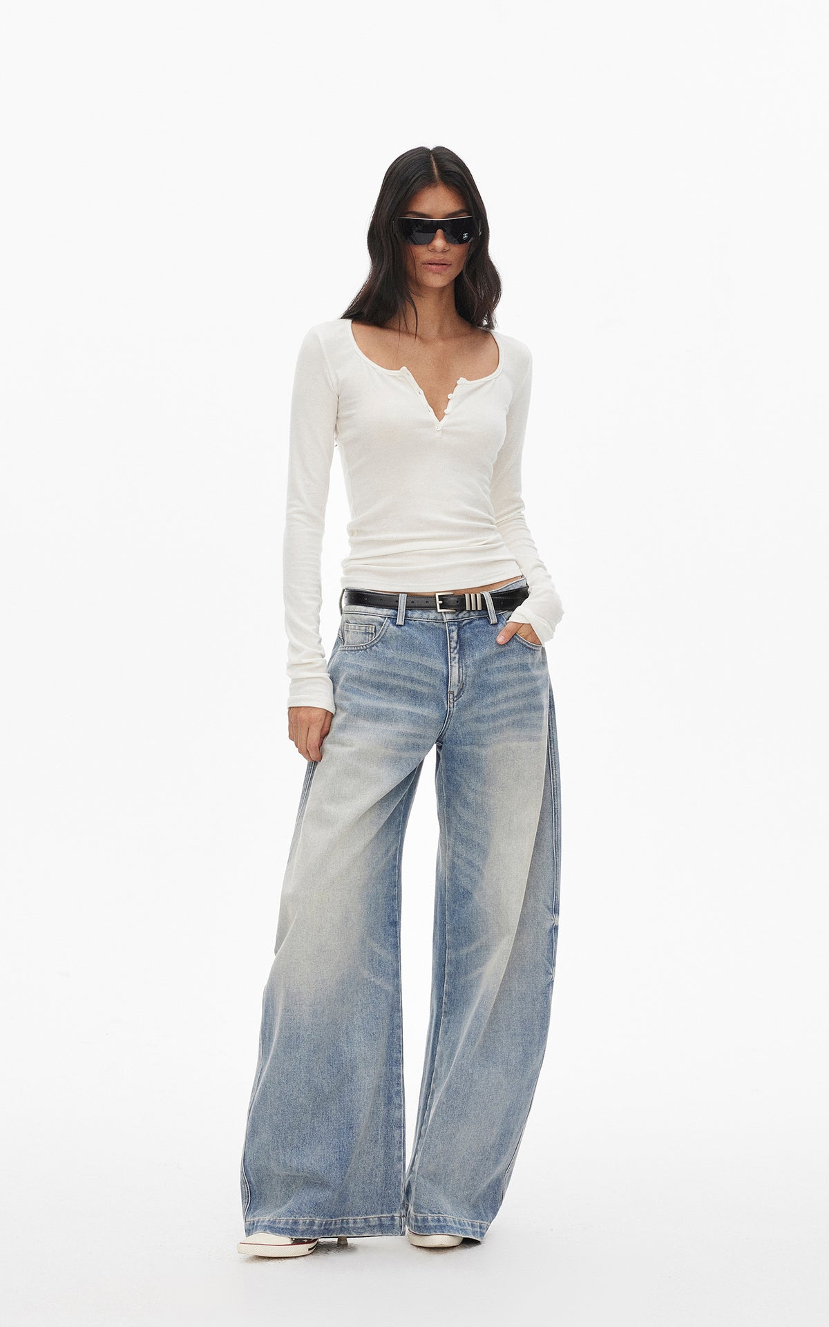 0122stepll Scoop Neck Button-Front Slim-Fit Long Sleeve T-Shirt