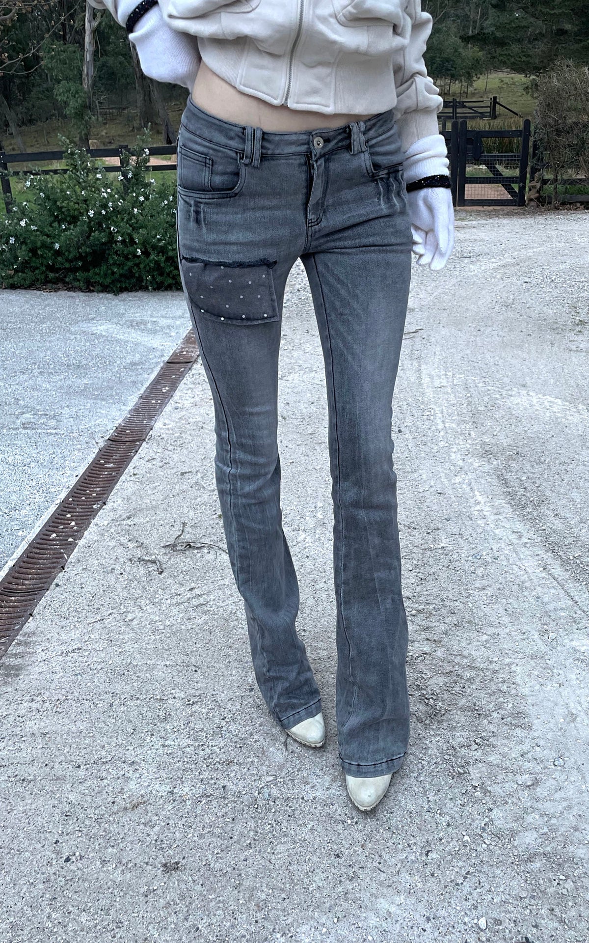 Rase le sol Distressed Patch Flared Denim Pants