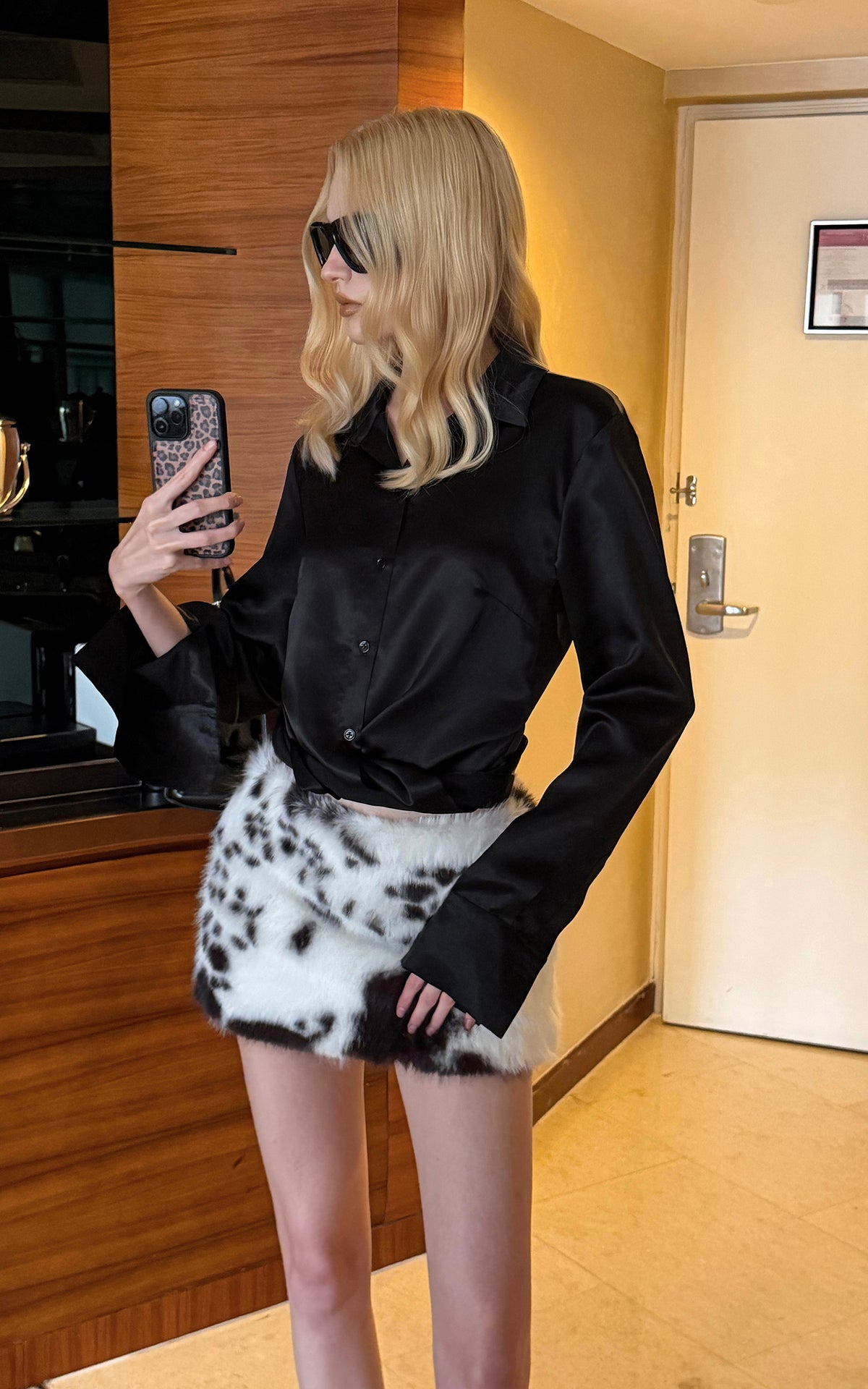 0122stepll Twisted Hem Satin Shirt