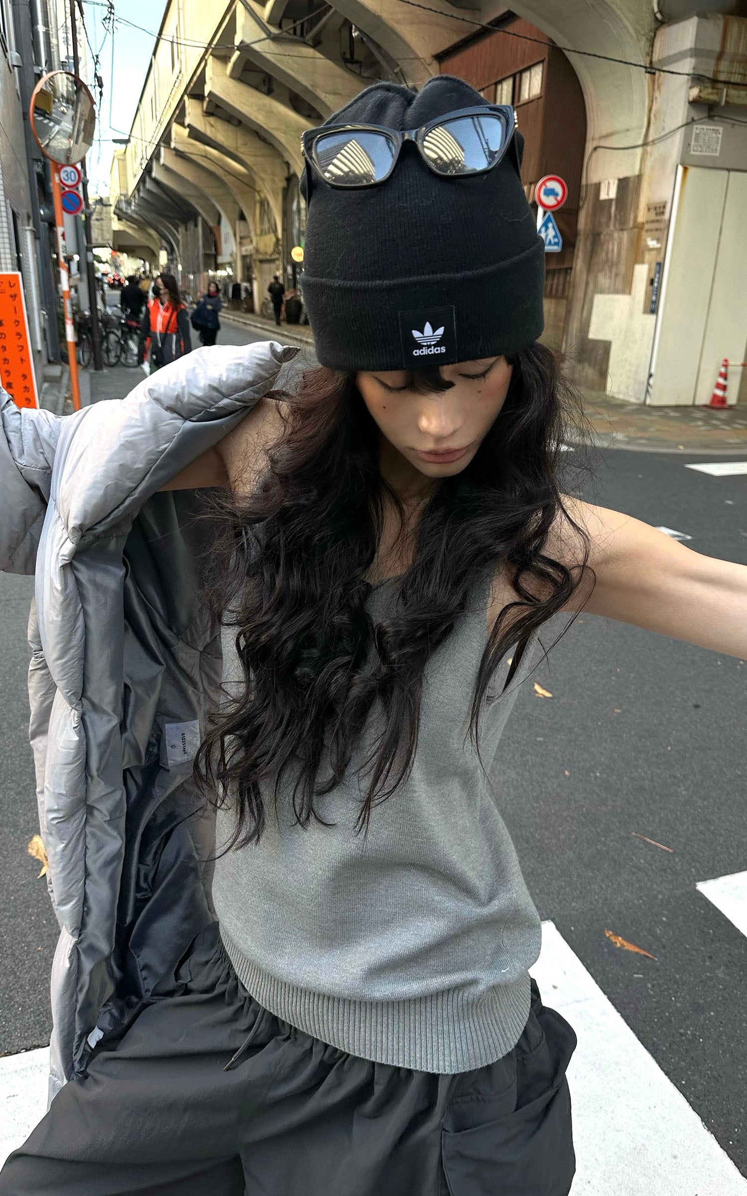 0122stepll 딥 U-백 니트 베스트