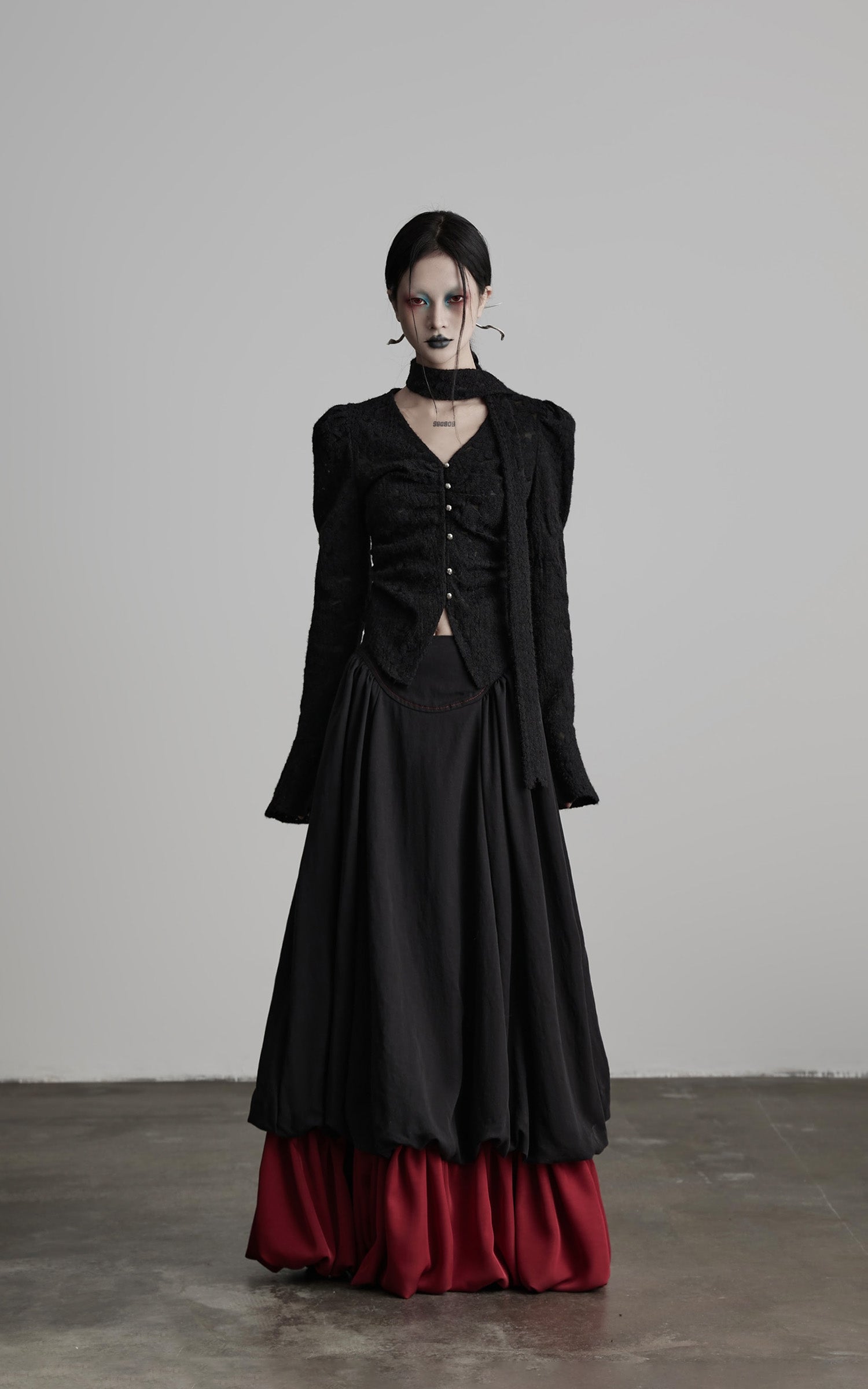 DOINDULGE Textured Knit Sculpted Top with Rosette Buttons