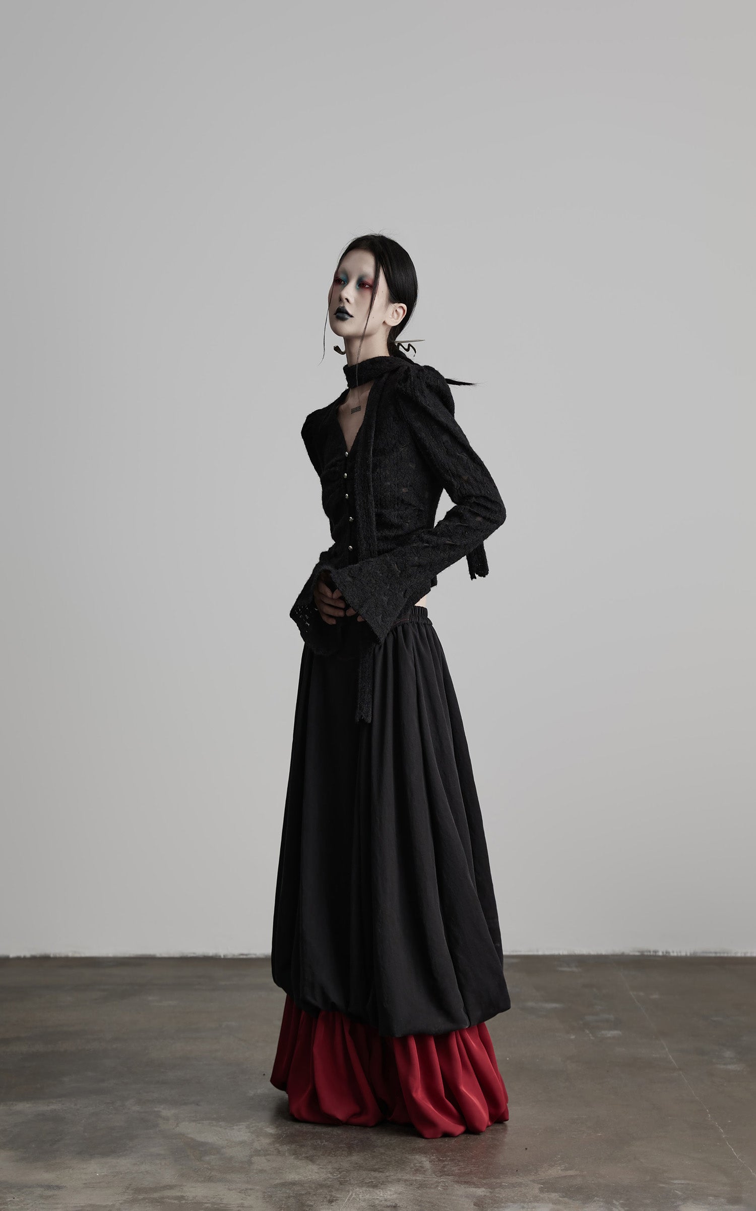 DOINDULGE Textured Knit Sculpted Top with Rosette Buttons