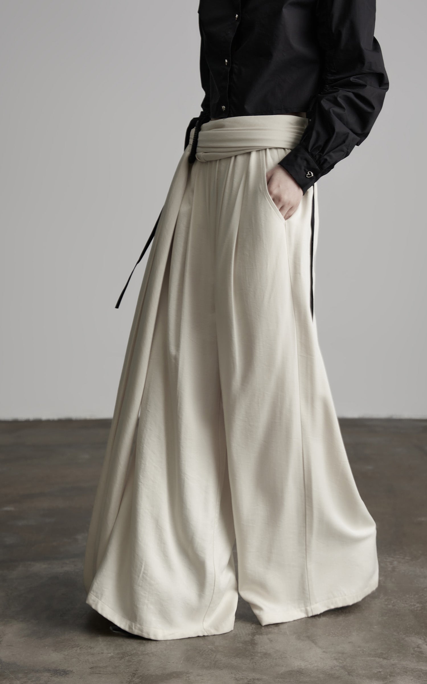 DOINDULGE Wide Leg Trousers with Draped Obi Belt
