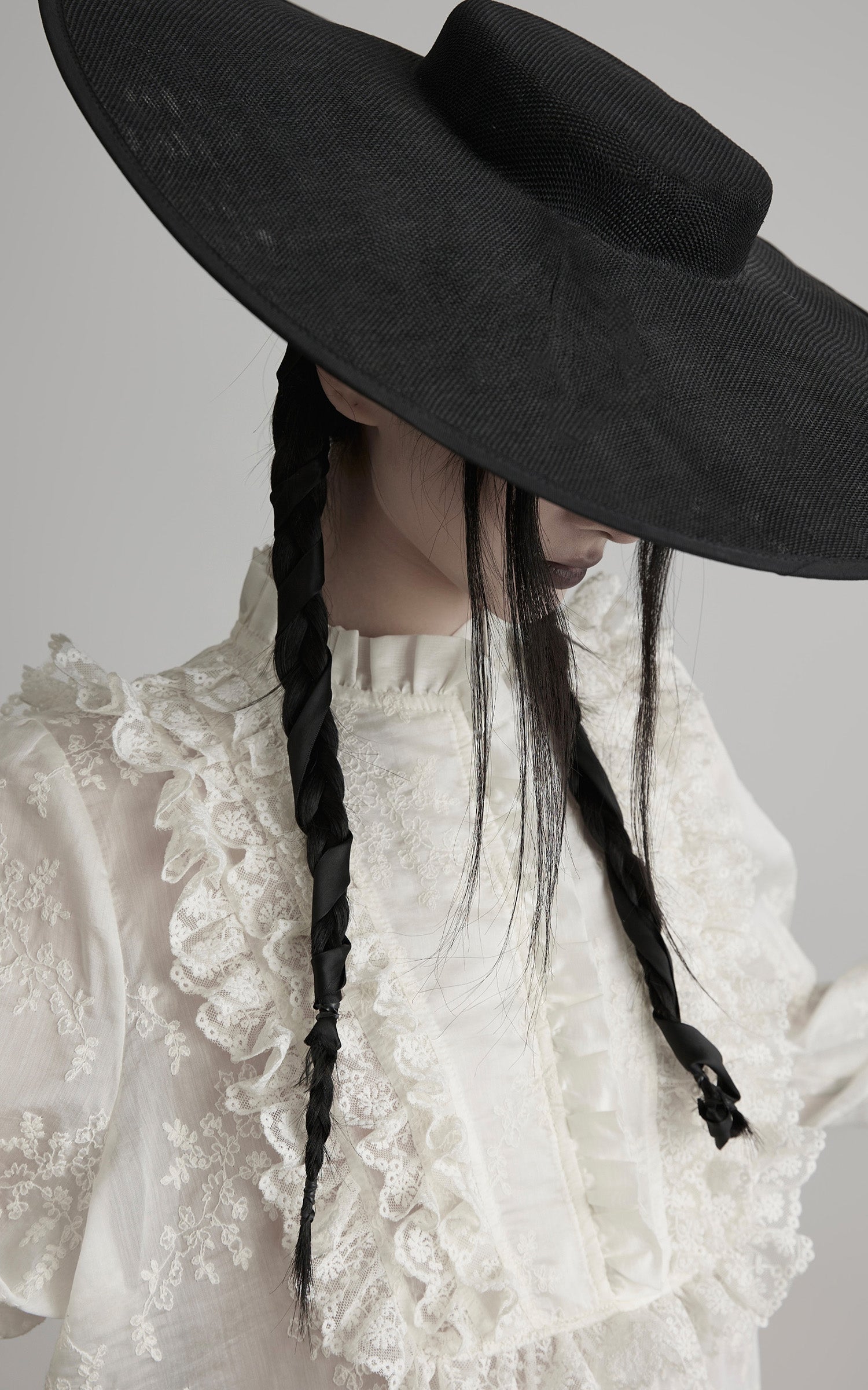 DOINDULGE Baroque Embroidered Blouse with Ruffled Lace Panels