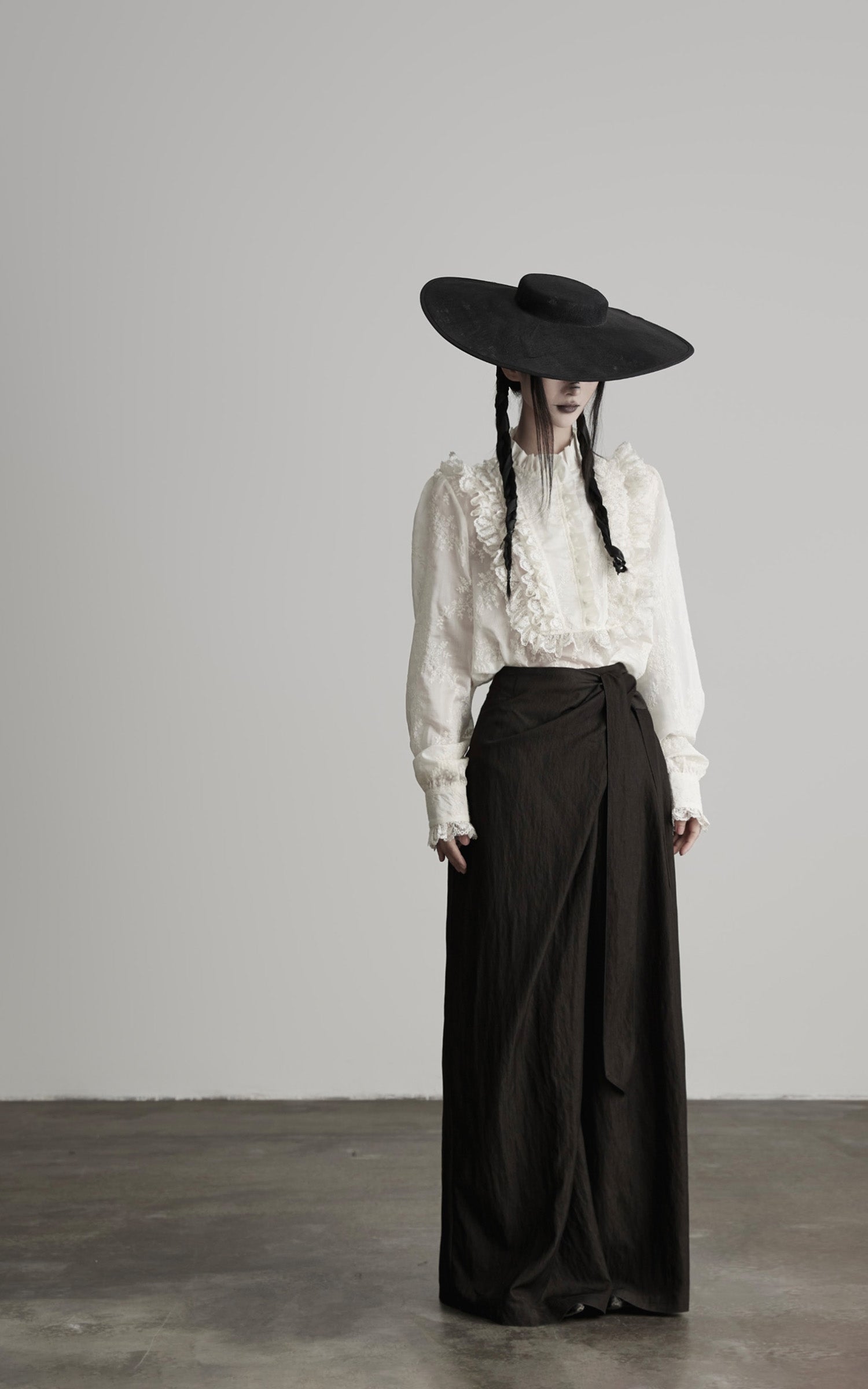 DOINDULGE Baroque Embroidered Blouse with Ruffled Lace Panels