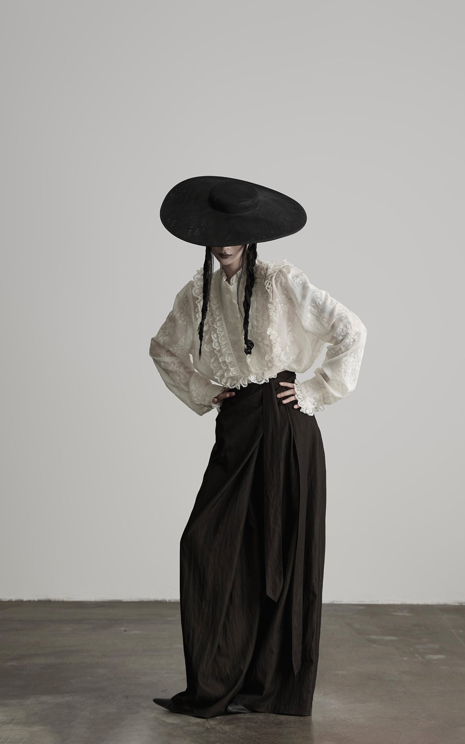 DOINDULGE Baroque Embroidered Blouse with Ruffled Lace Panels