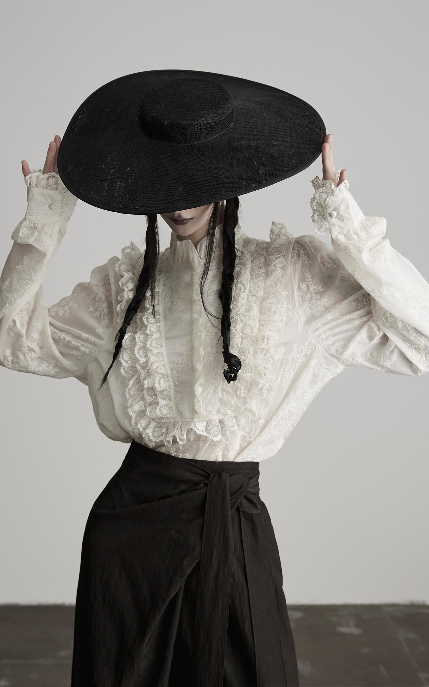 DOINDULGE Baroque Embroidered Blouse with Ruffled Lace Panels