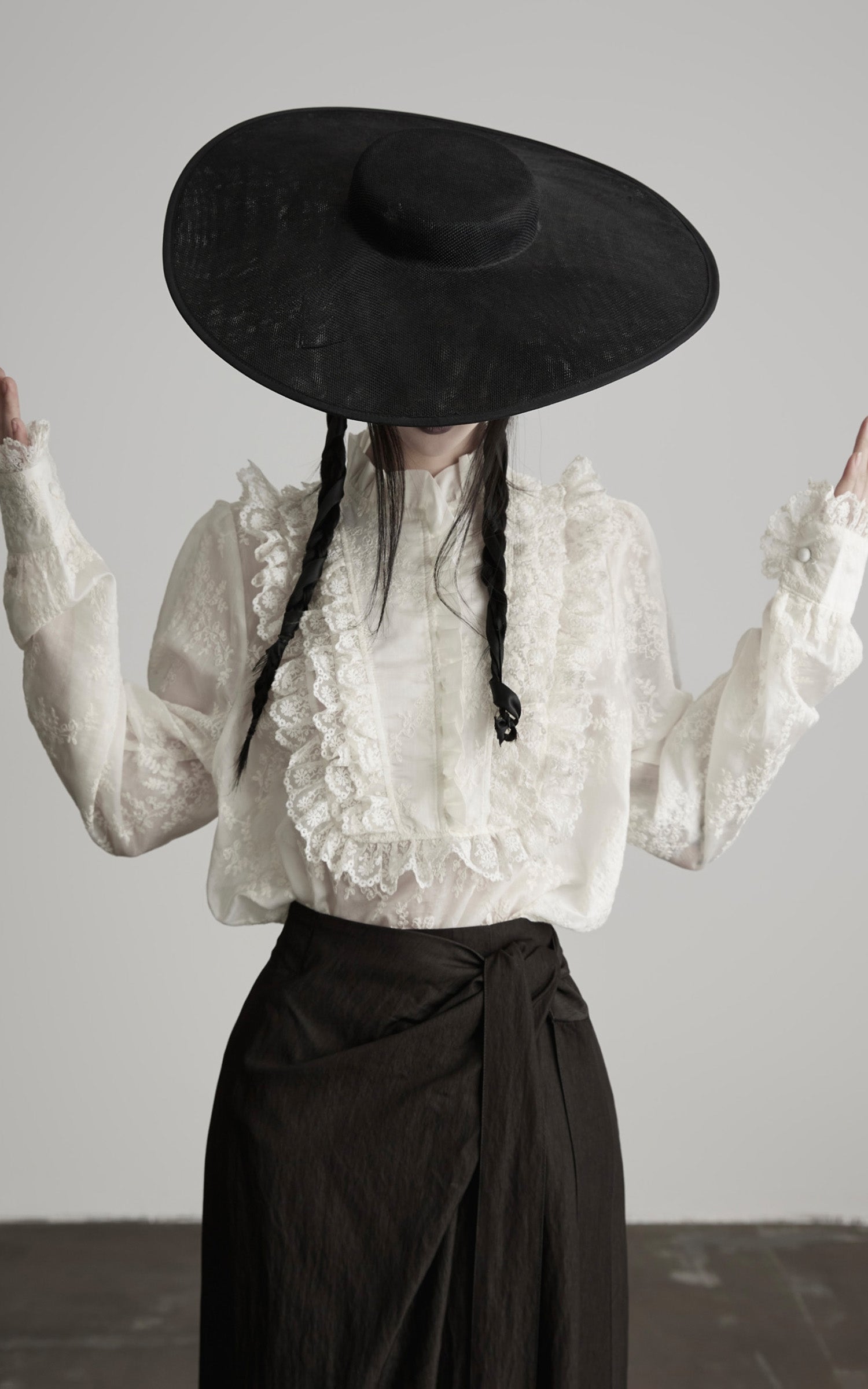 DOINDULGE Baroque Embroidered Blouse with Ruffled Lace Panels