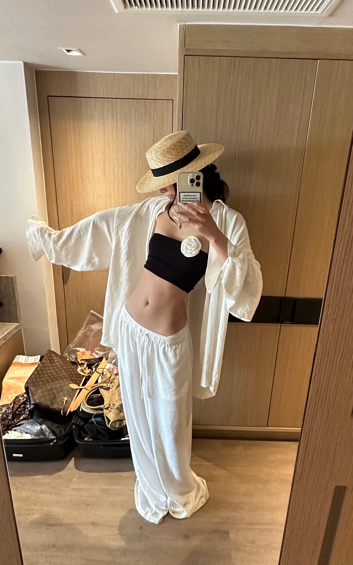 0122stepll Backless Sleeveless Top with Removable Flower