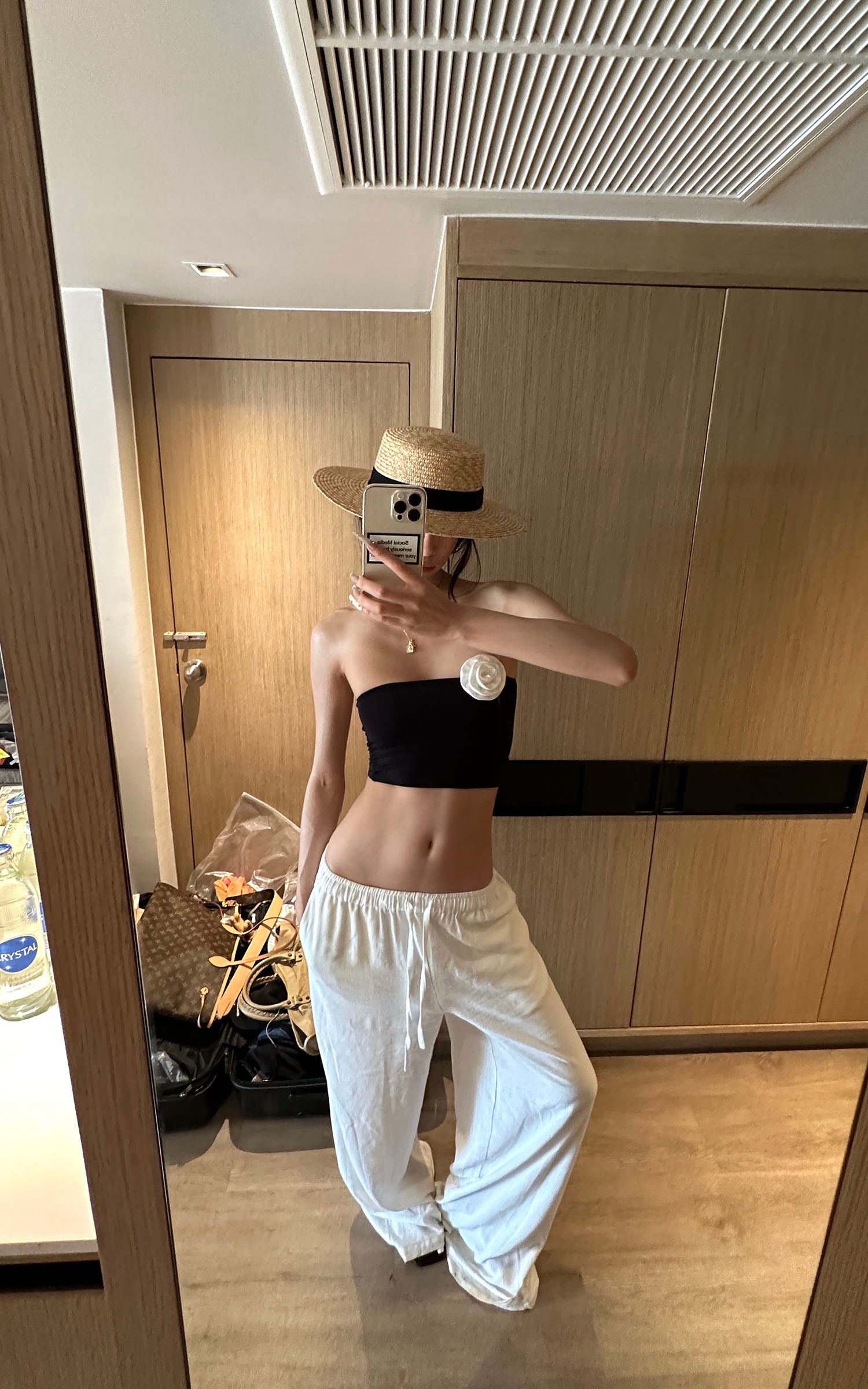 0122stepll Backless Sleeveless Top with Removable Flower