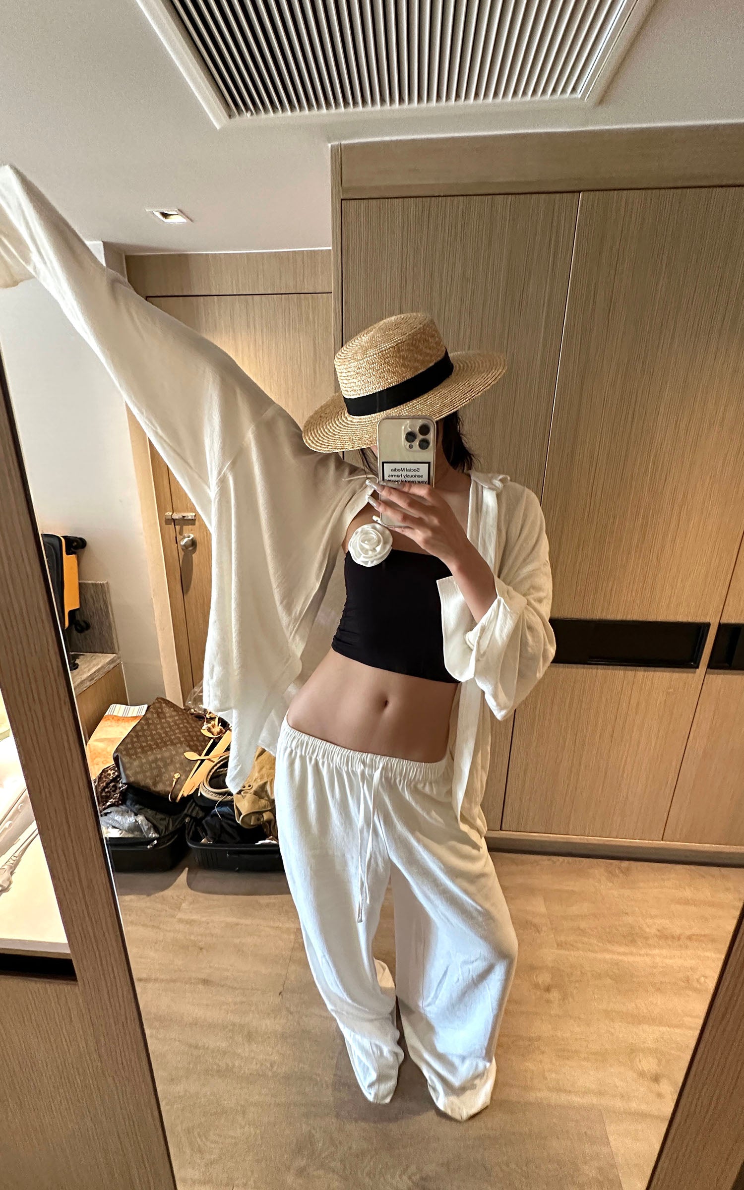 0122stepll Backless Sleeveless Top with Removable Flower