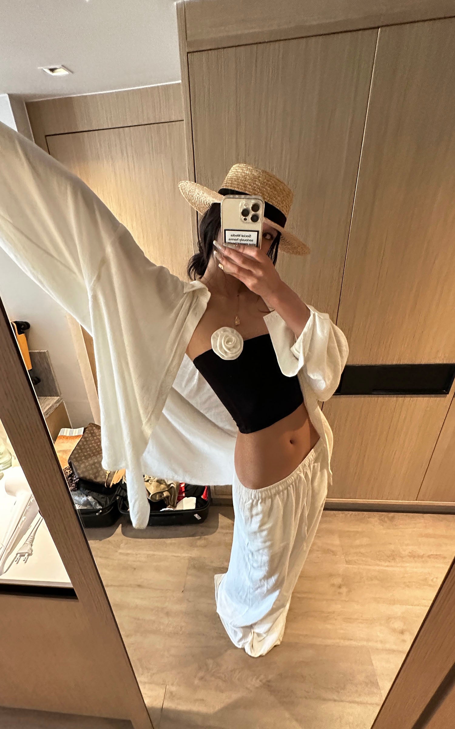 0122stepll Backless Sleeveless Top with Removable Flower