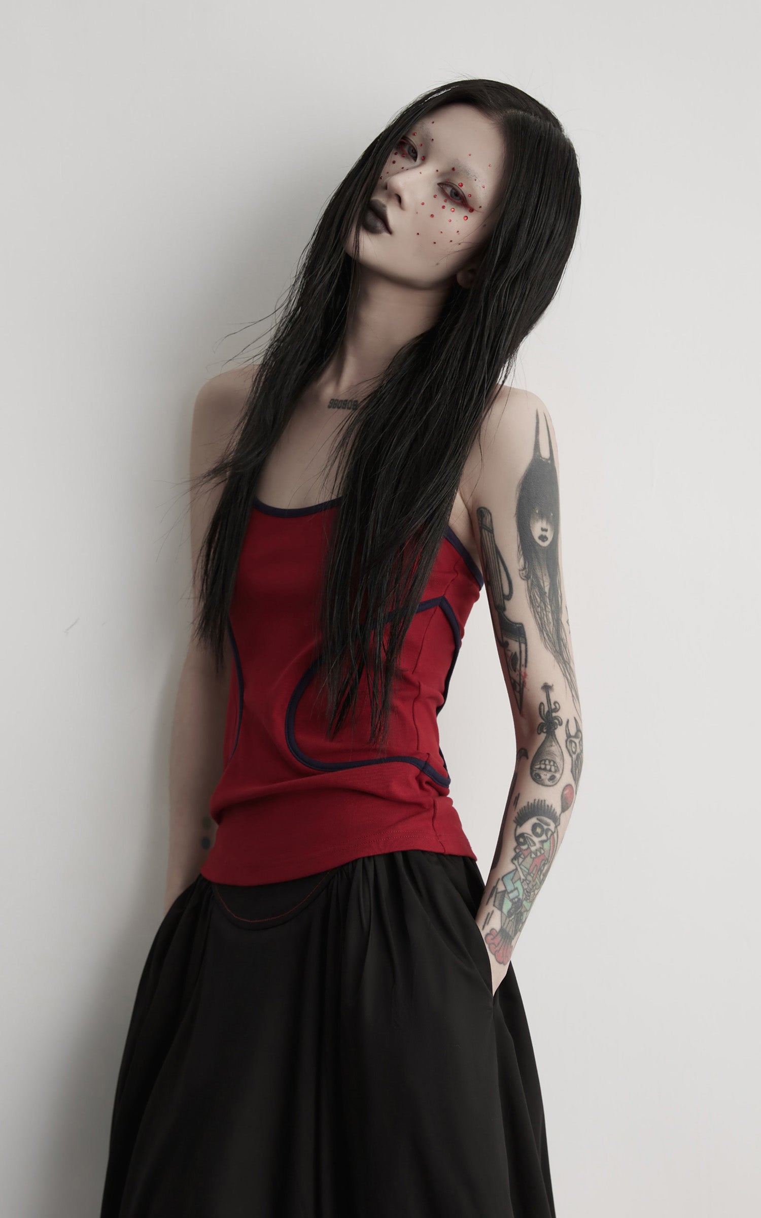 DOINDULGE Curved-Bound Halter Tank Top